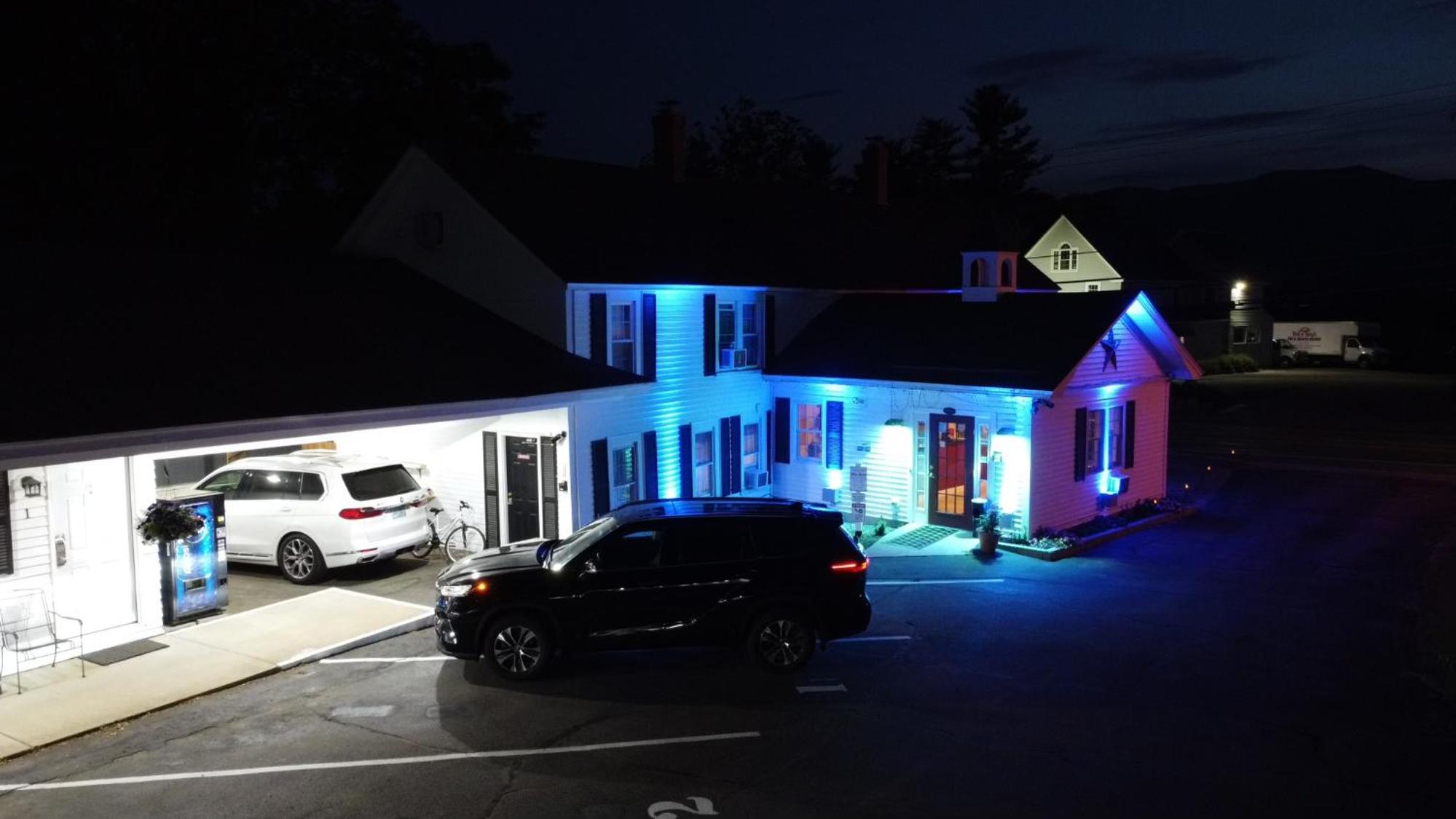 Colonial Motel