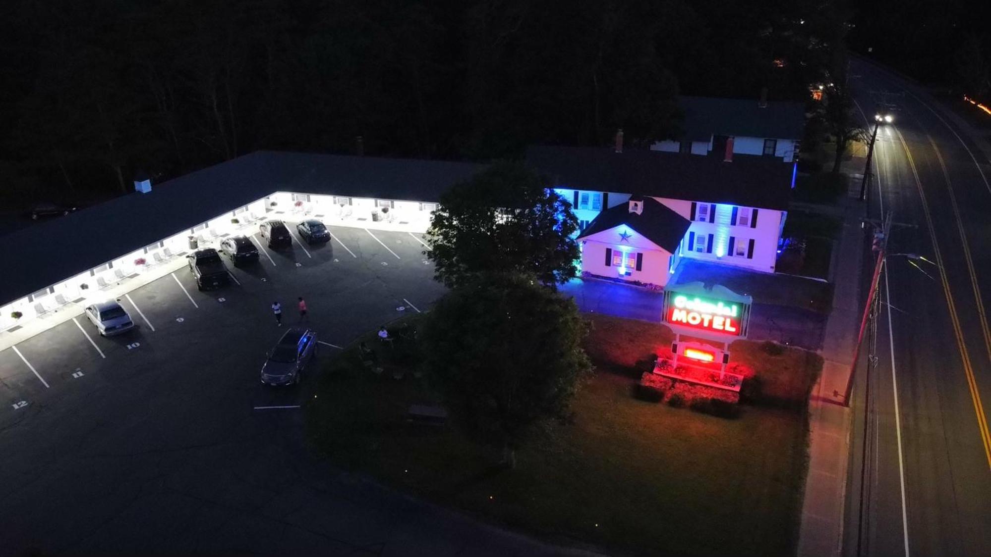 Colonial Motel