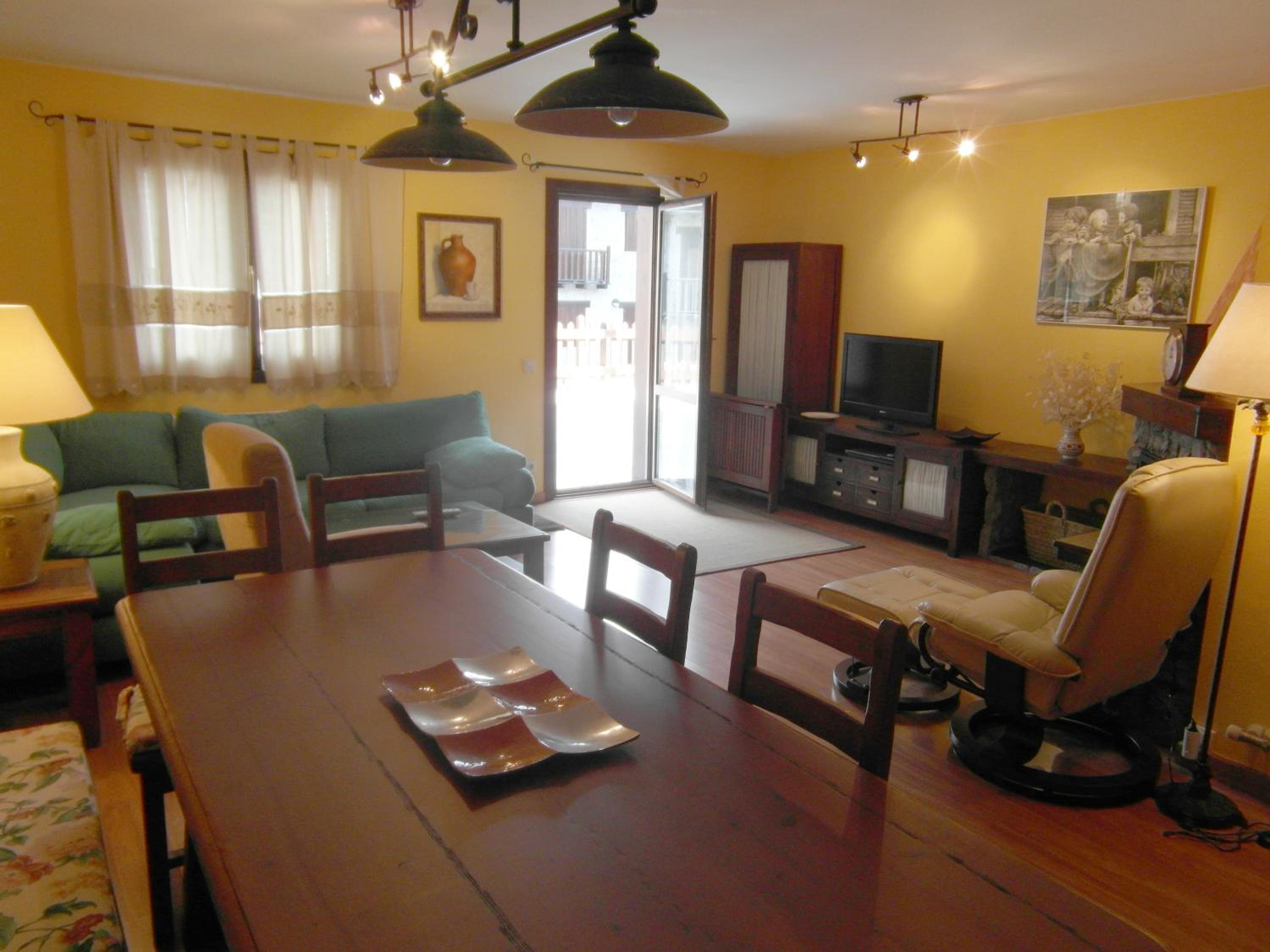 L06 - Casa Torres De Vallibierna - Villmor view 3