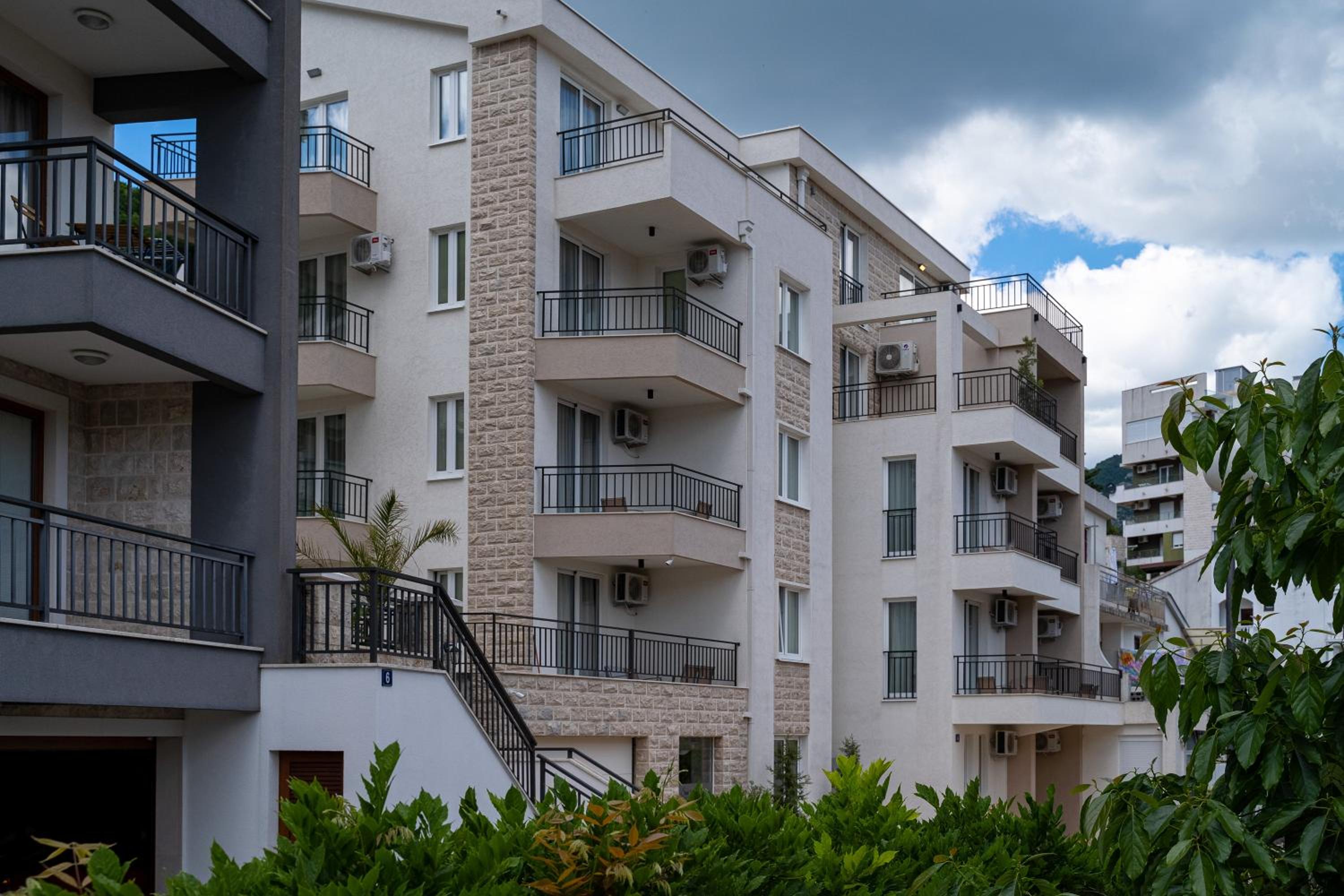 Hotel Sun and Sea Apartments - Image 1