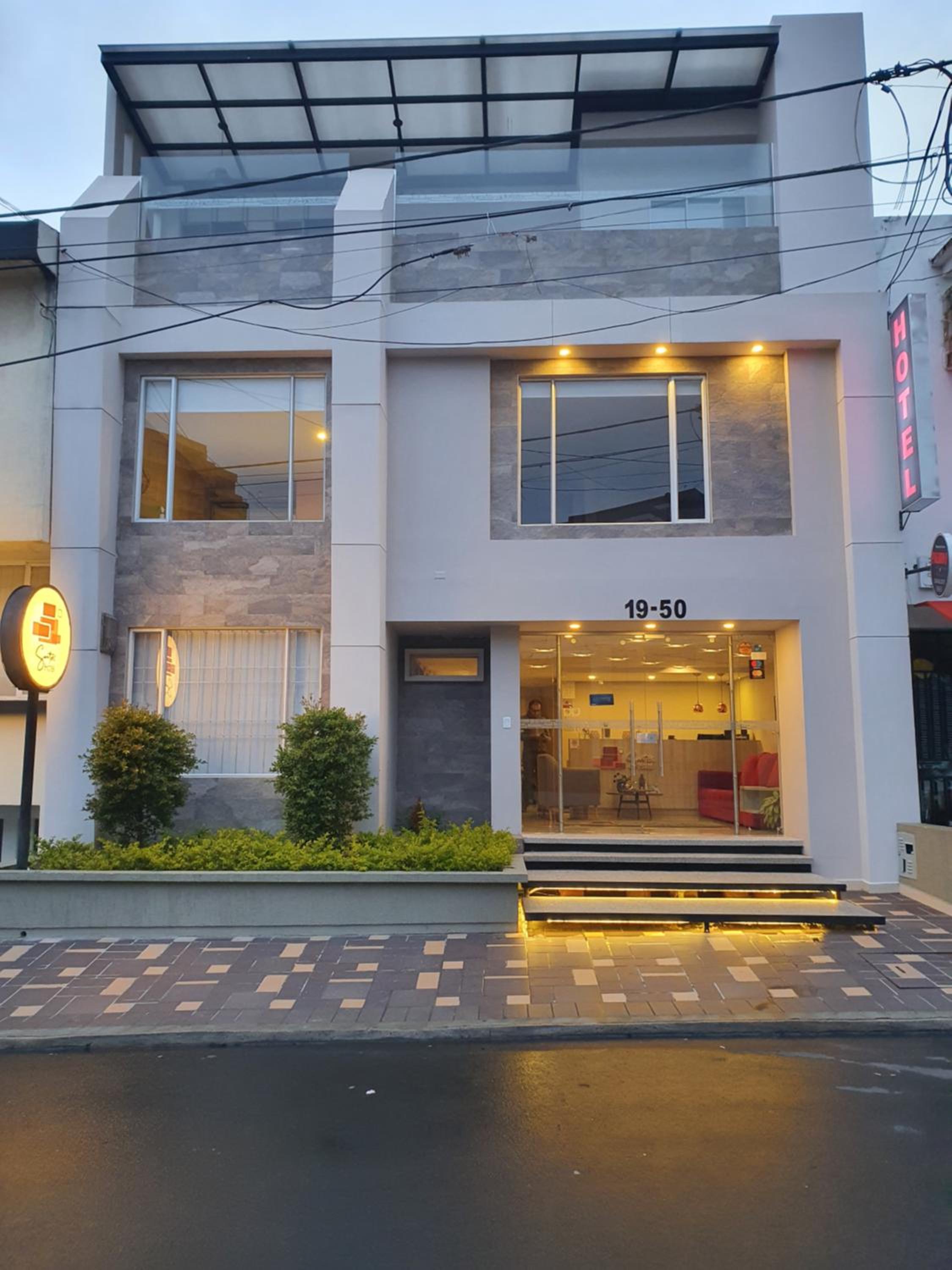 HOTEL SANTORI - Image 1