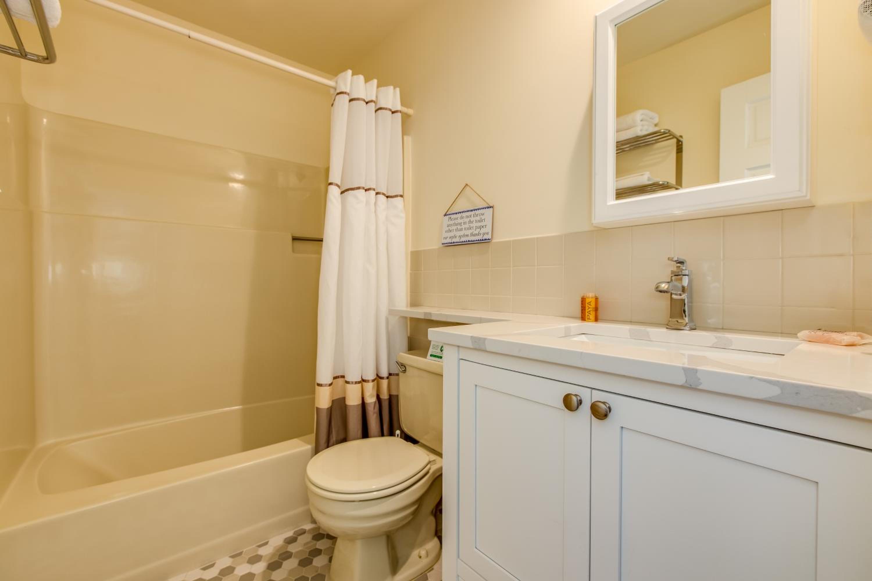 Colonial Shores Resort