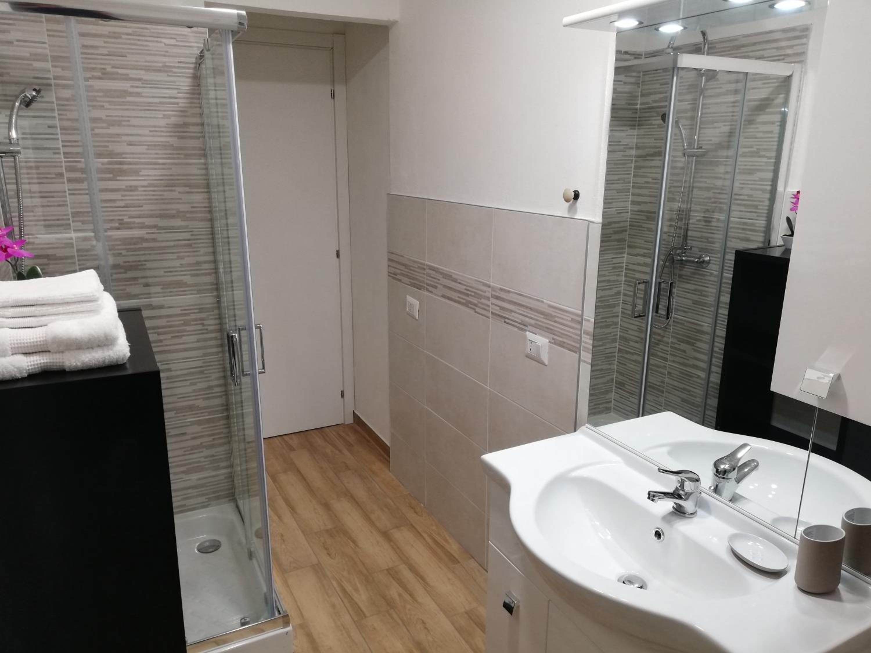 Alps & Lake en Lecco — bathroom