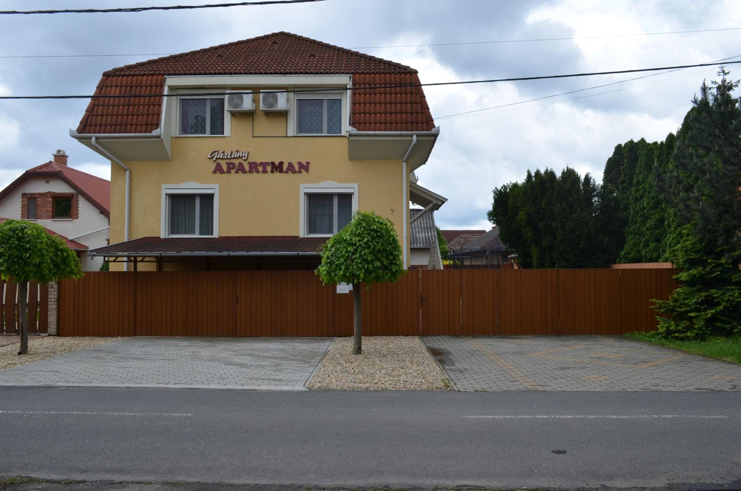 Gázláng Apartman view 2