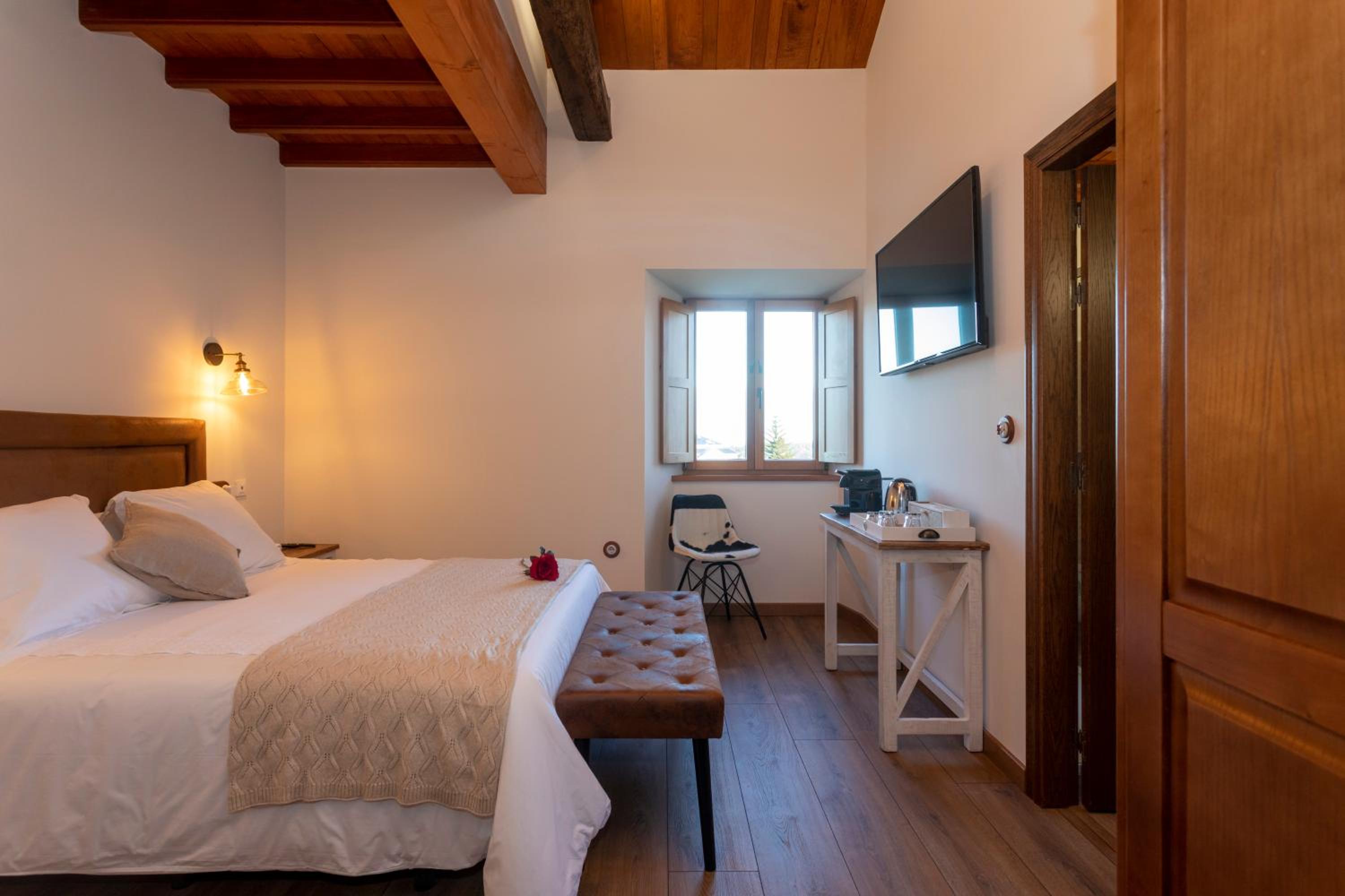 Photo 33