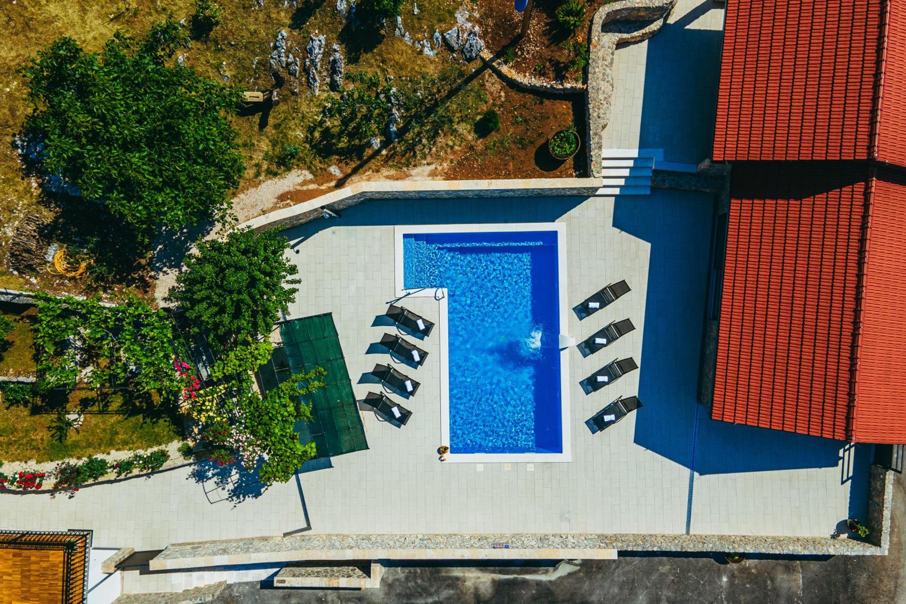 Villa on Stone view 3