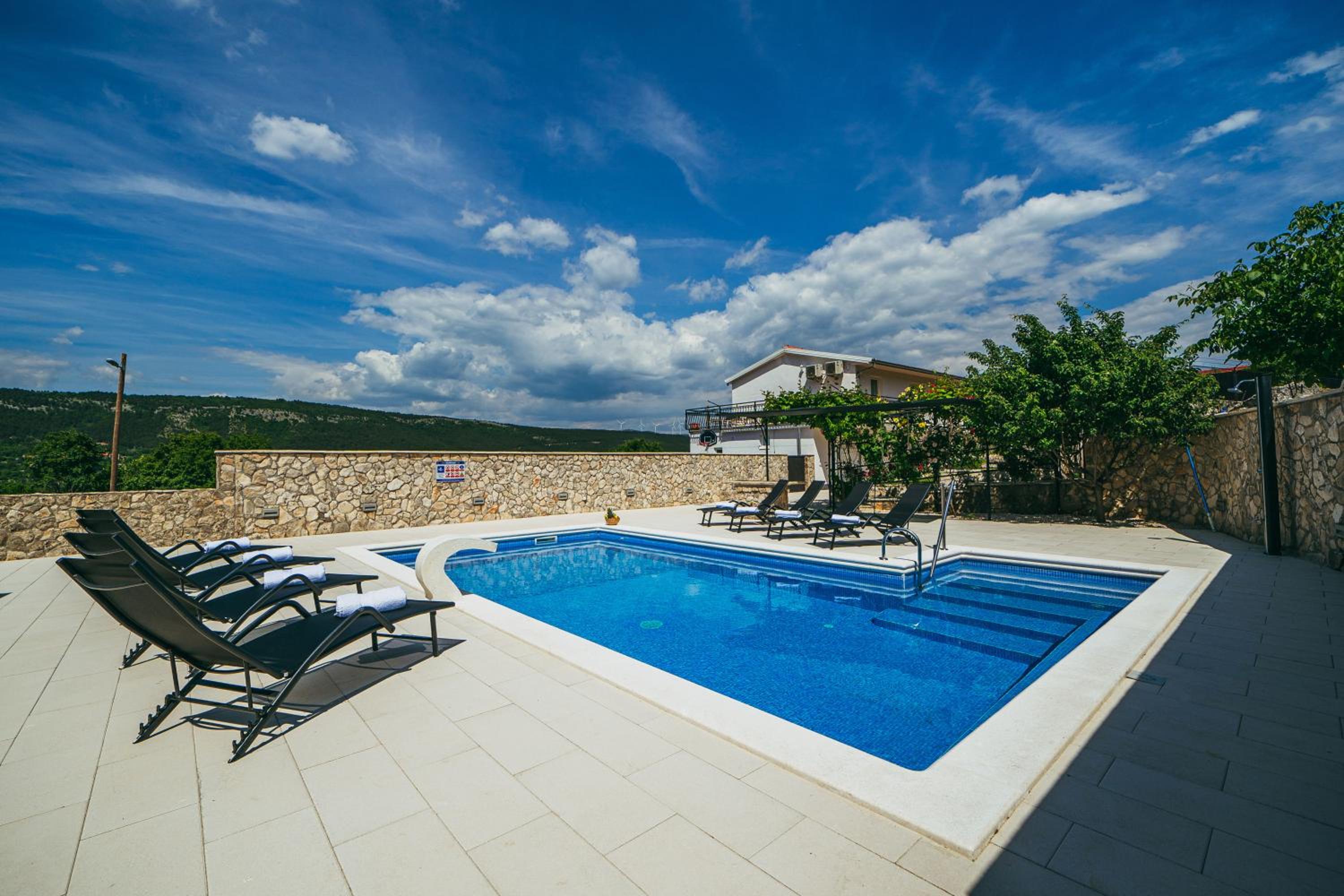 Villa on Stone view 4