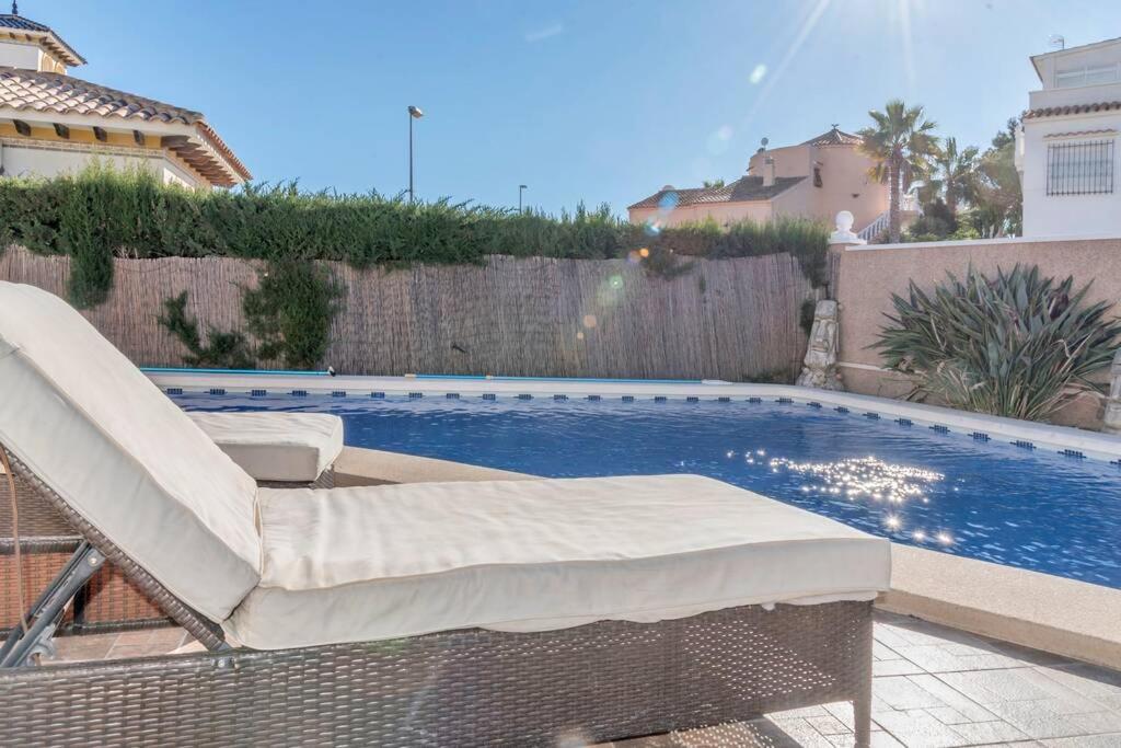 Stunning five bedroom Villa with fabulous swimming pool. photo 4