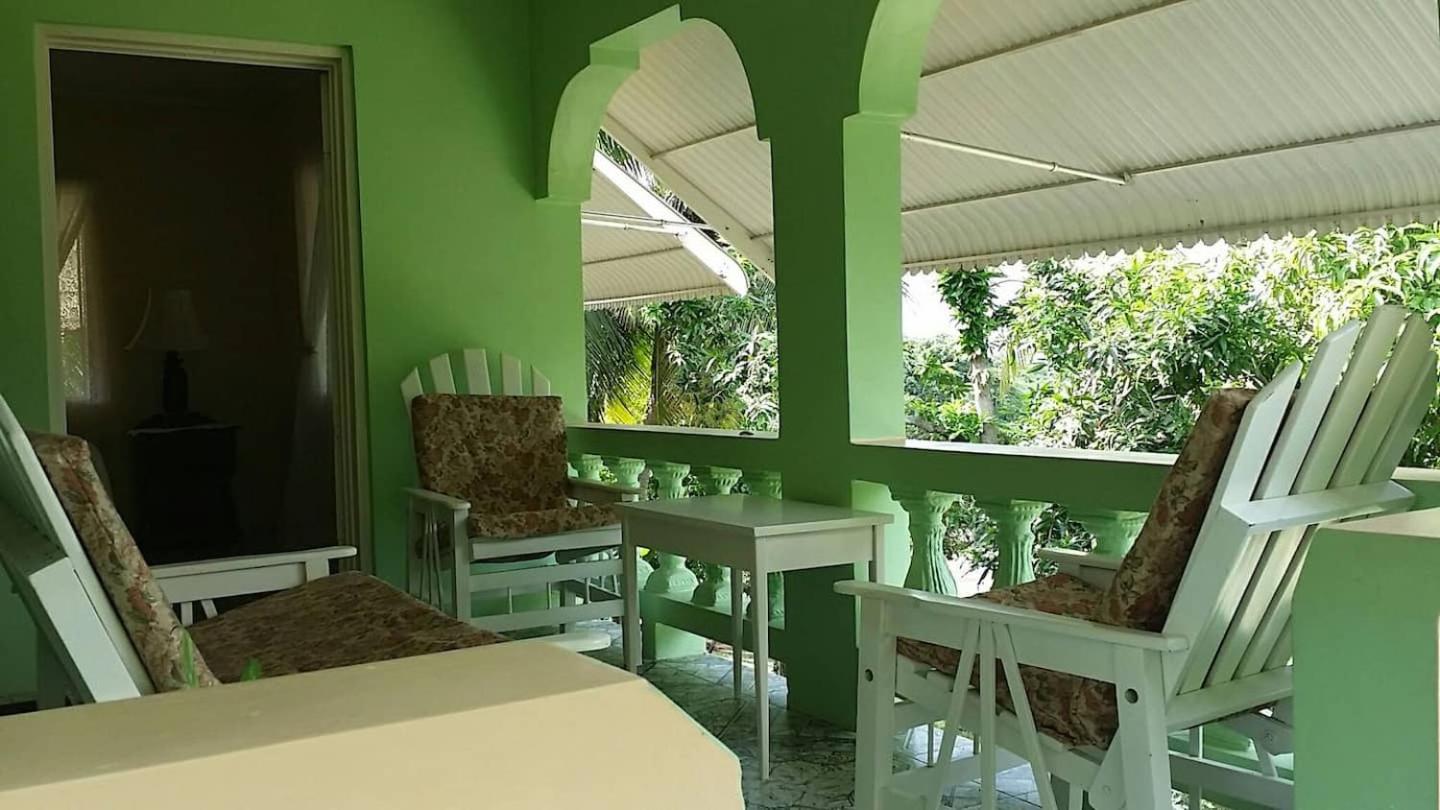 Rock Side Villa On the Beach view 3