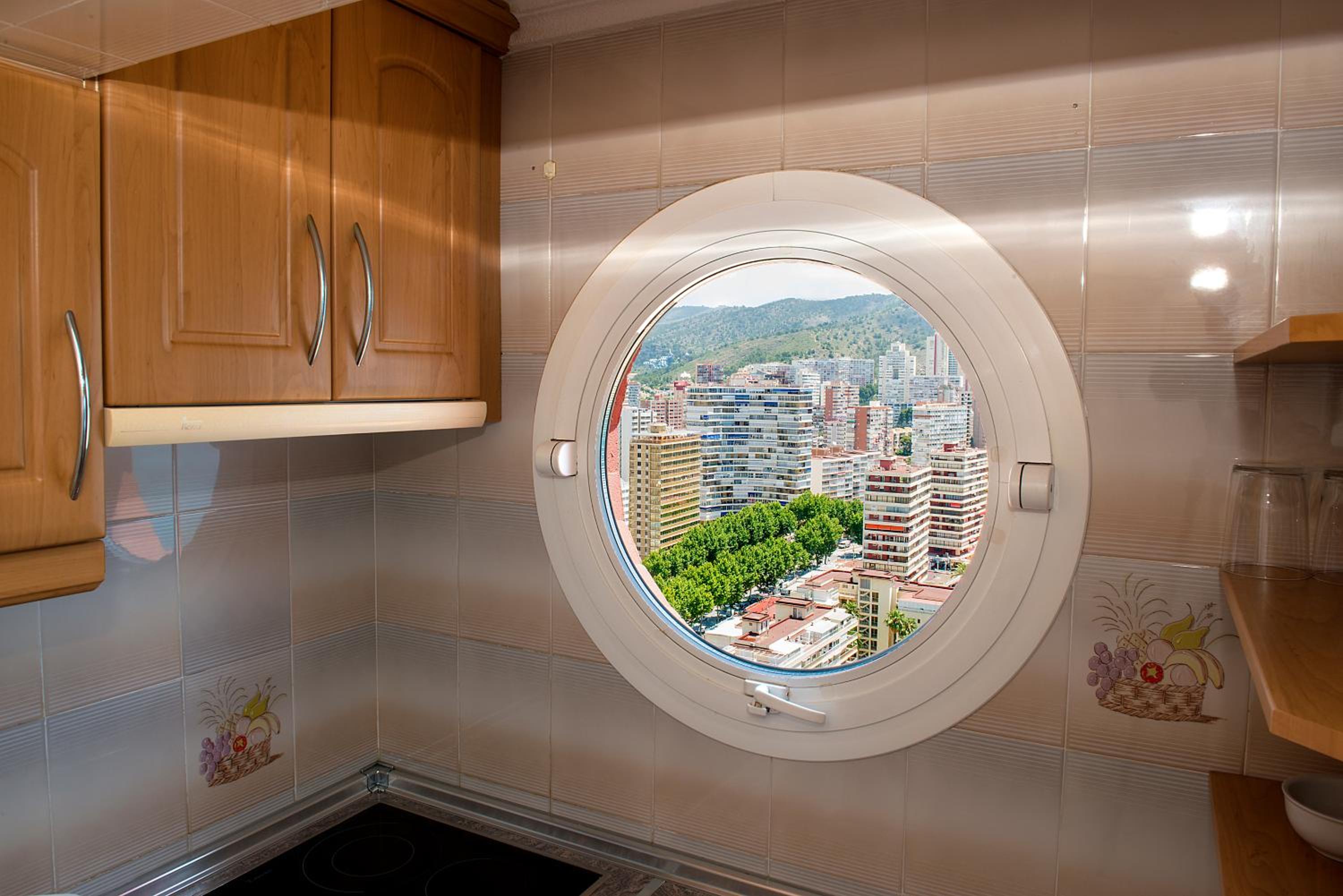 Las Damas Premium 23F Beach Front - Pool & Parking view 3