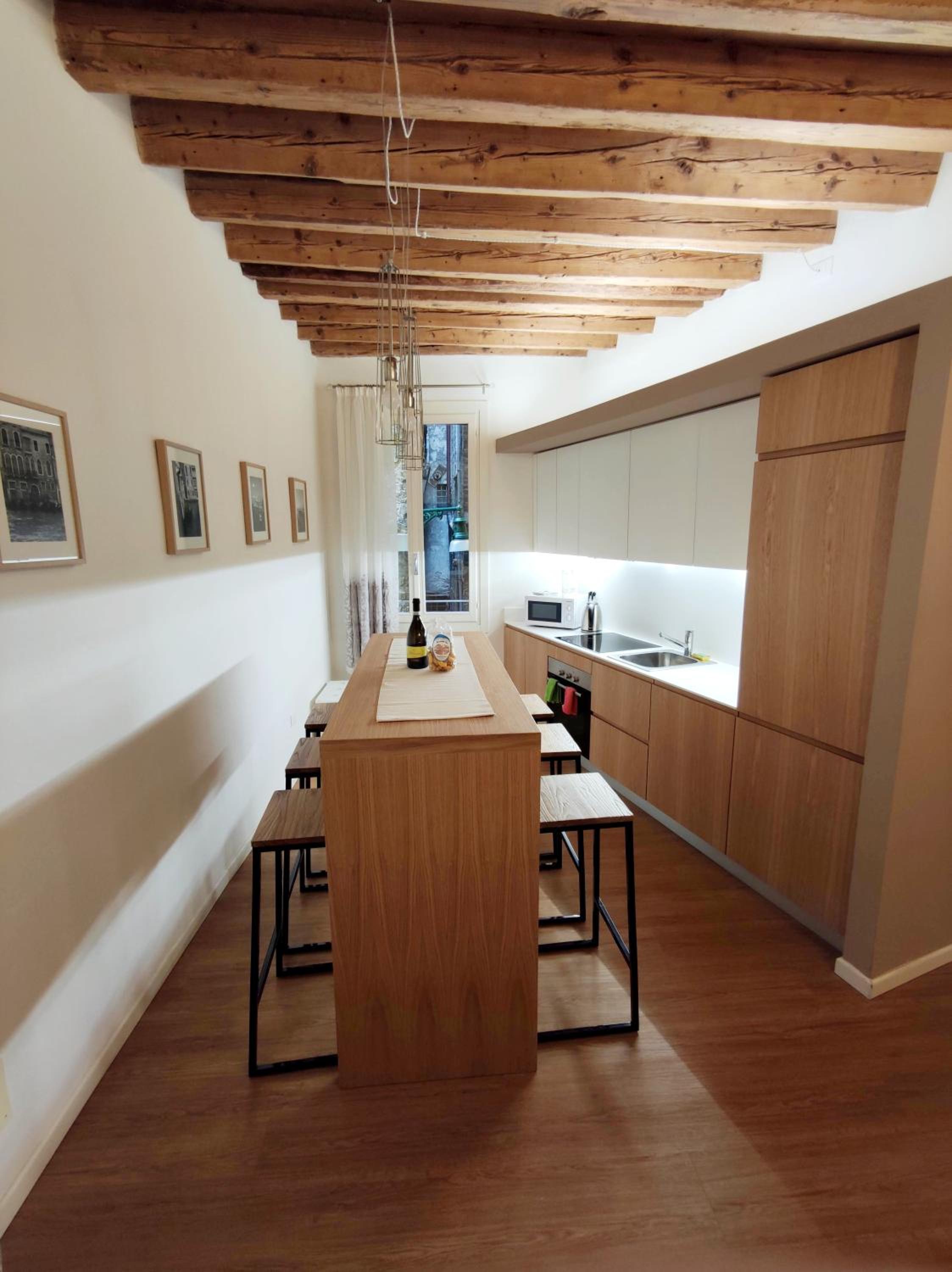 Deluxe 3 Bedroom Flat in Rialto