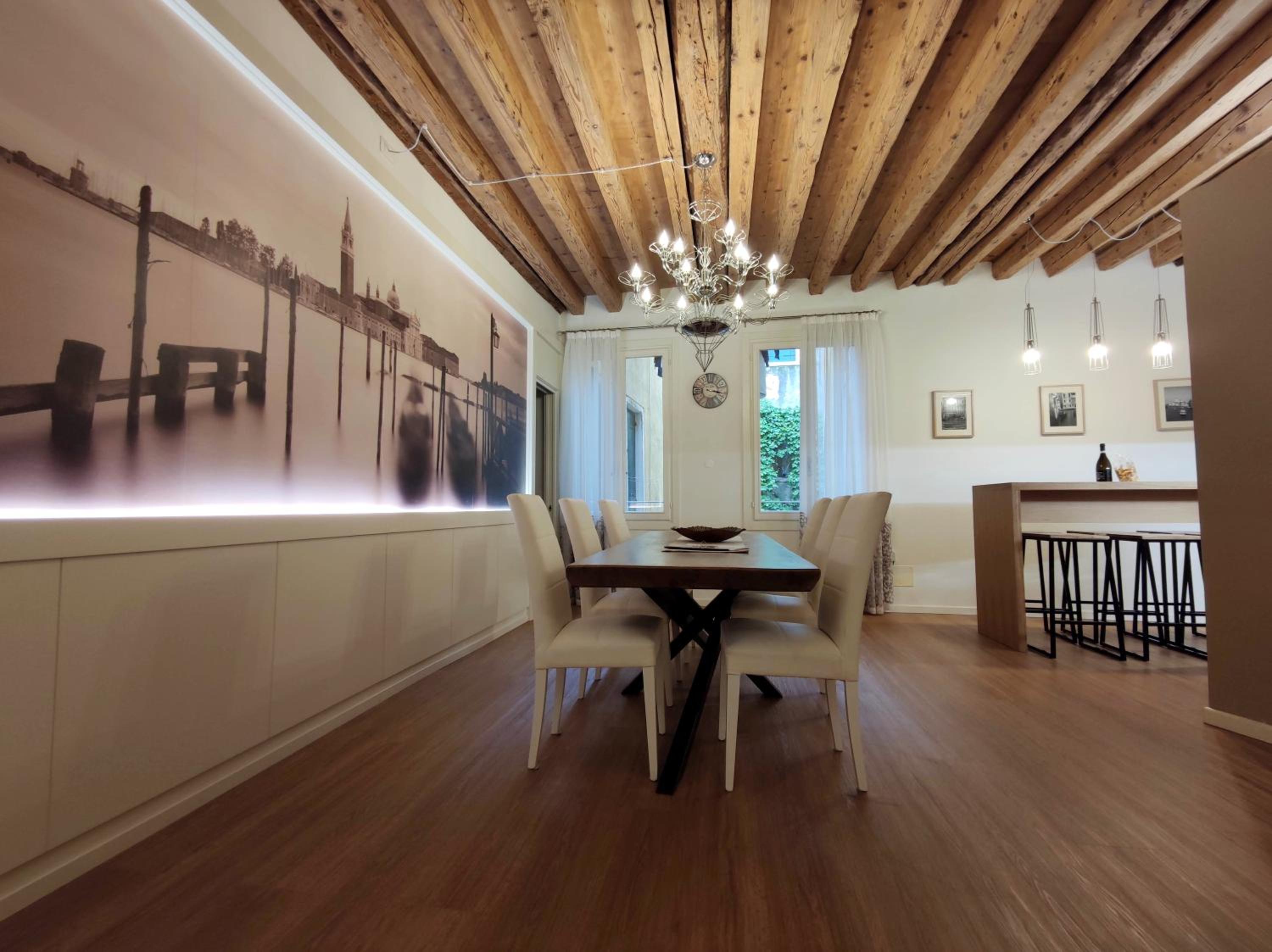 Deluxe 3 Bedroom Flat in Rialto