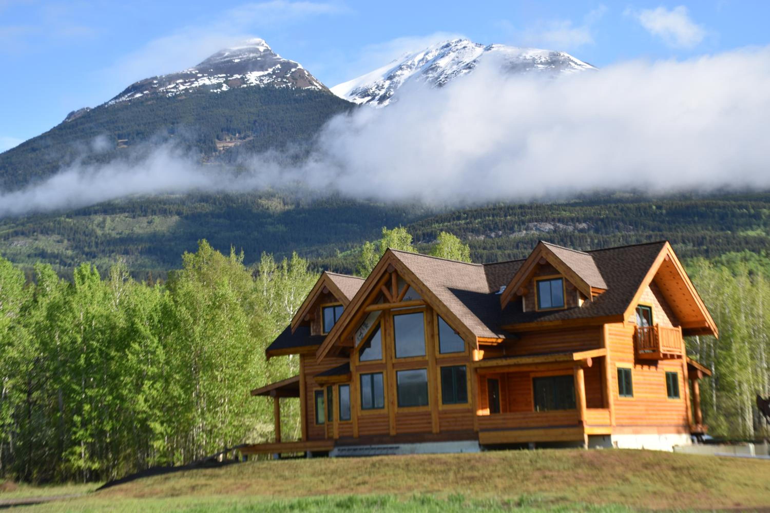 Seven Sisters Mountains House