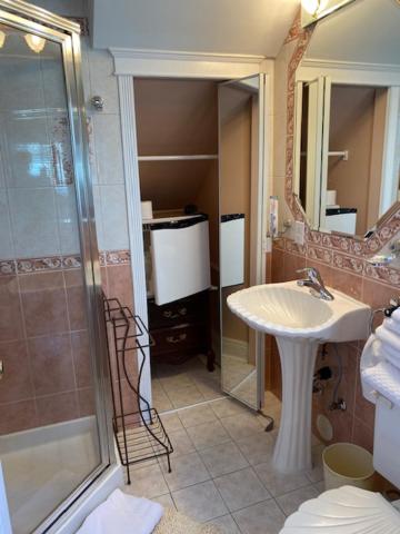 Ocean Breeze Executive Bed and Breakfast