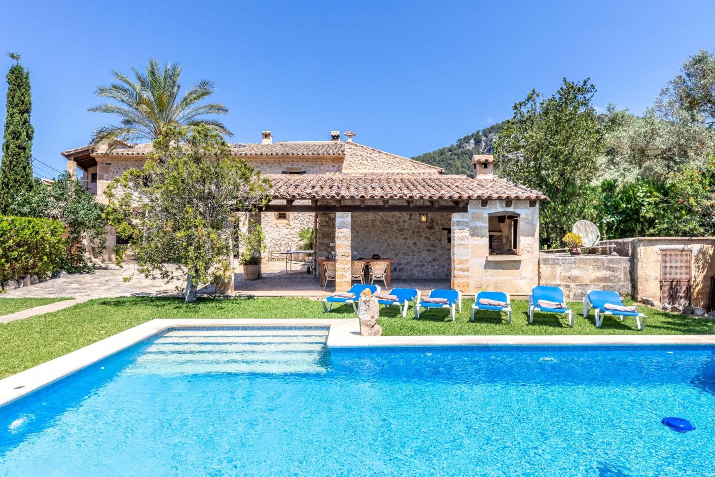 Villa Perdiu Vell Petit by Sealand Villas view 4
