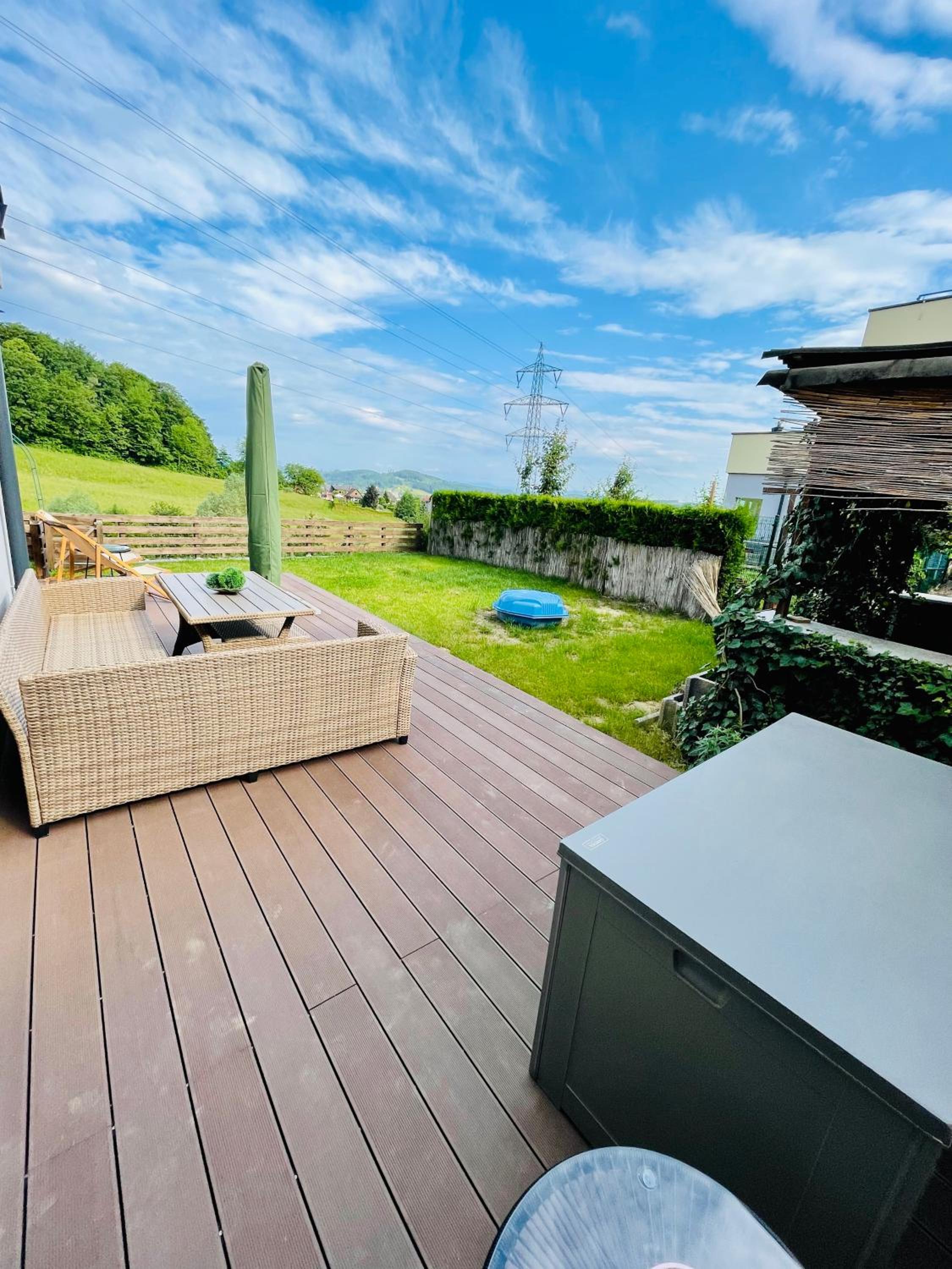 GästeTRAUM mit wunderschönem Ausblick und Garten view 3