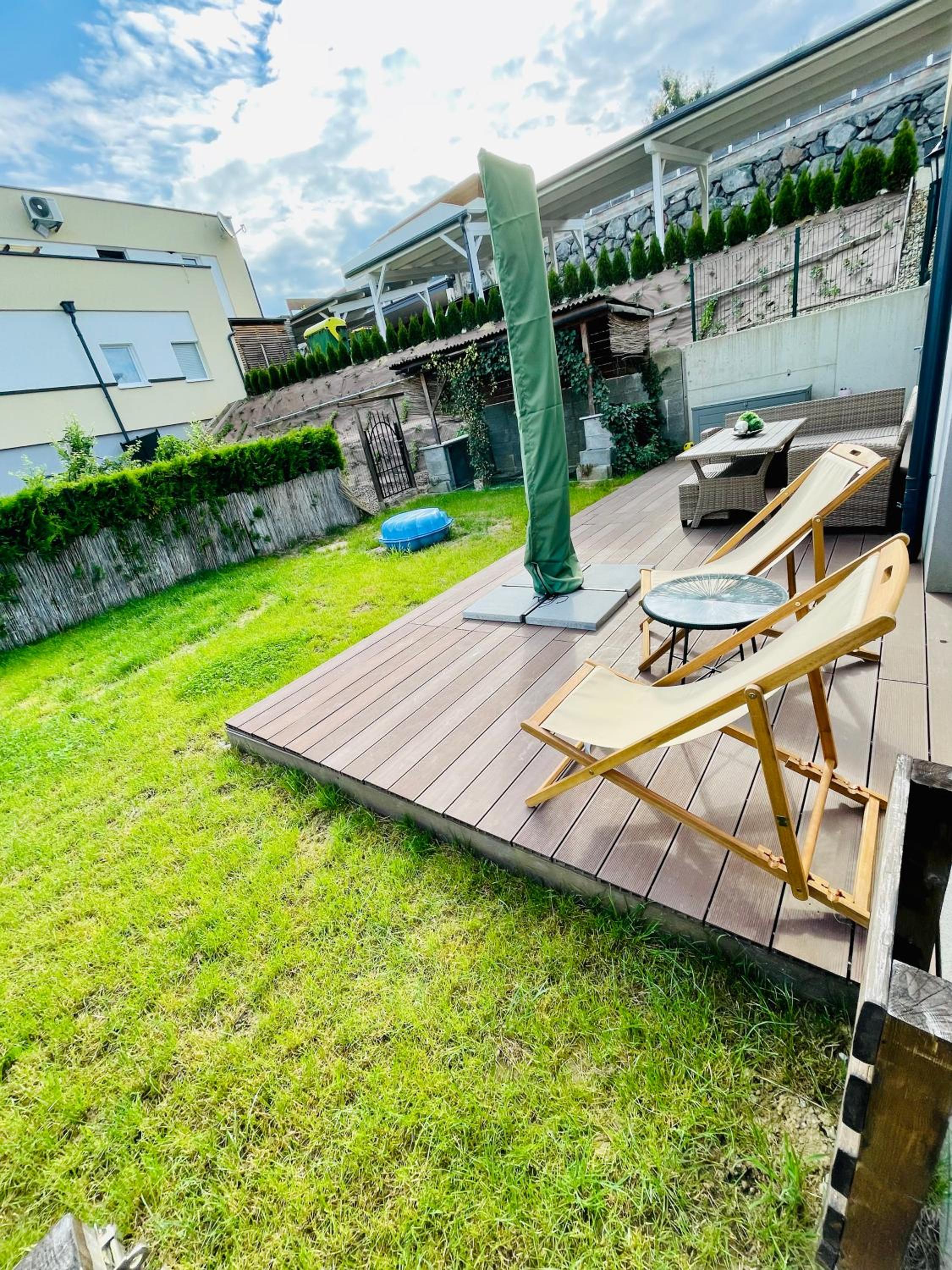 GästeTRAUM mit wunderschönem Ausblick und Garten view 2