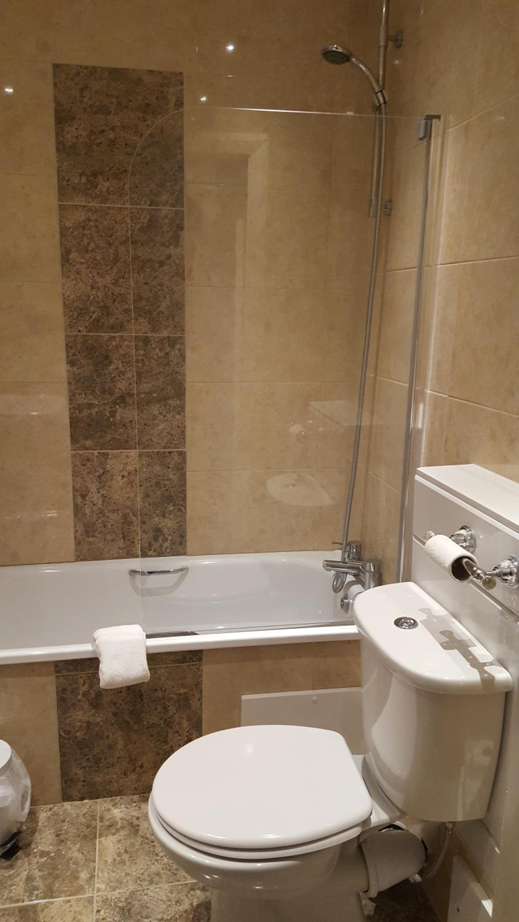 Walsall Vacations - Barons Court Hotel Walsall - Property Image 8
