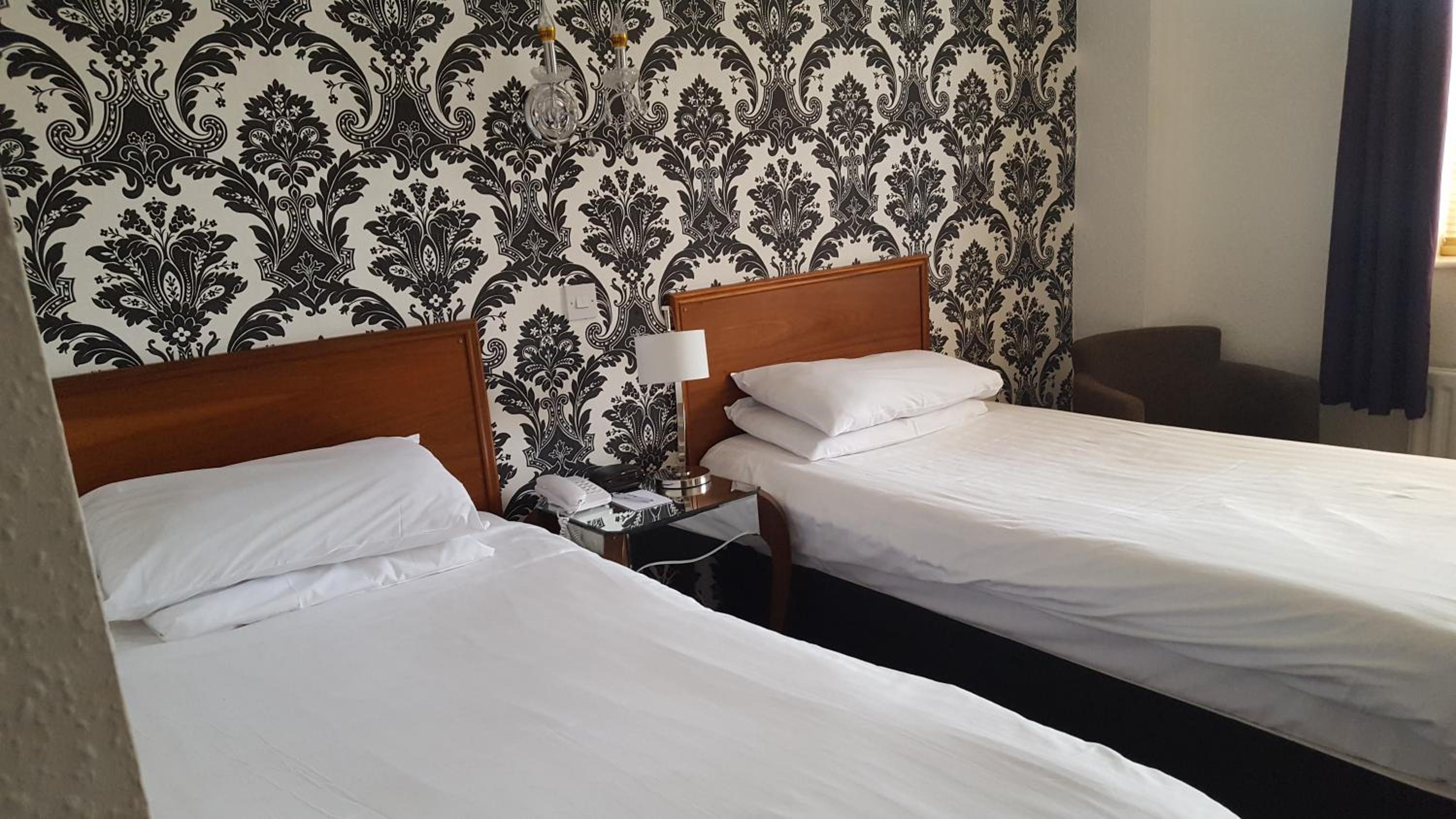 Walsall Vacations - Barons Court Hotel Walsall - Property Image 9