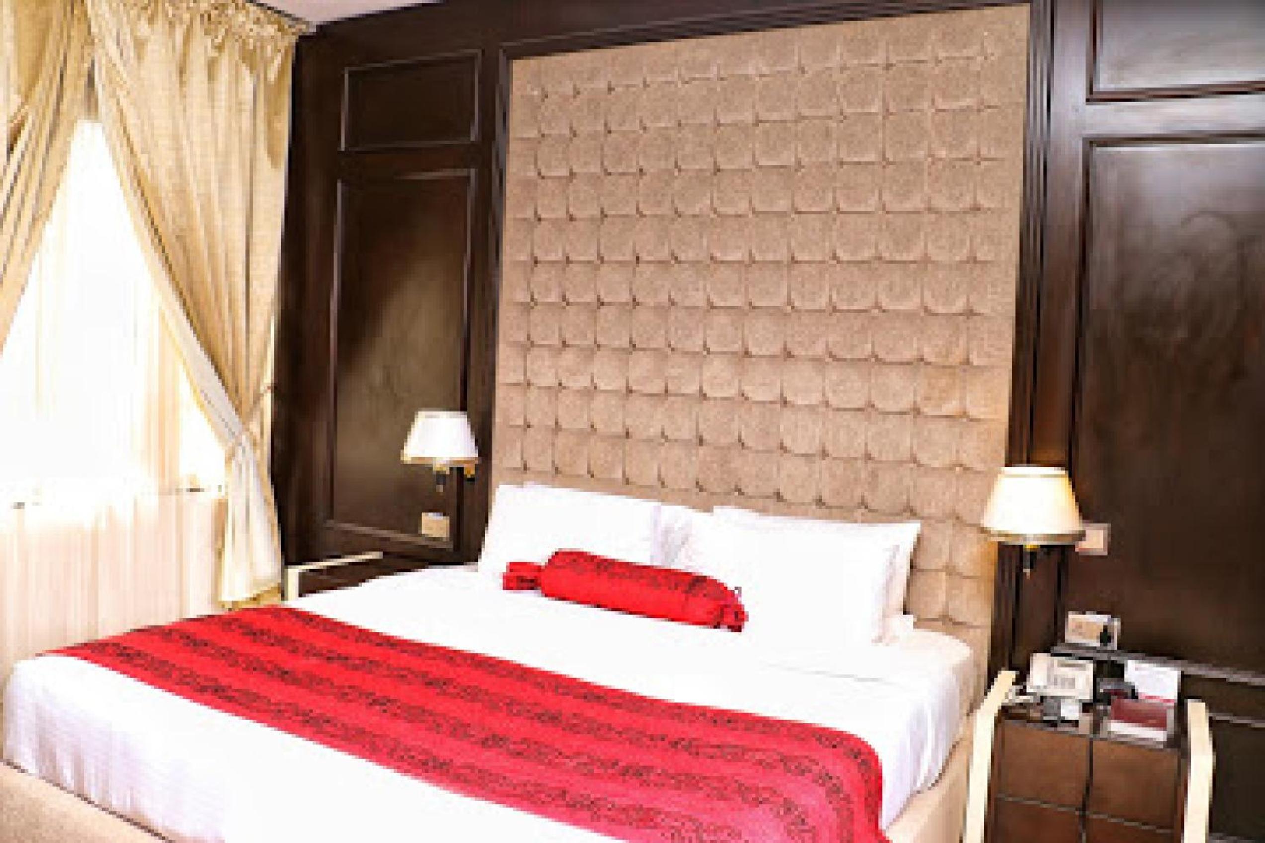 Best Western Plus-Presidential Suite