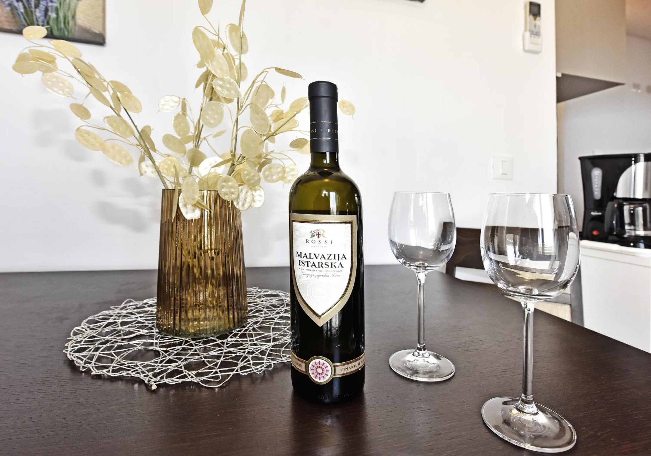 Tomic Apartments - Property Image 11