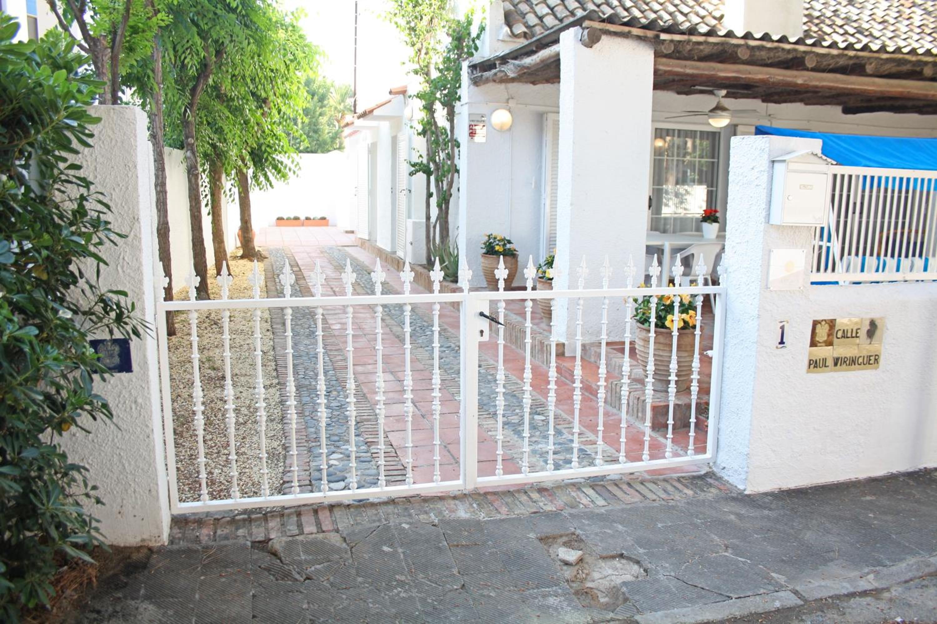 Lovely villa next to the beach view 5