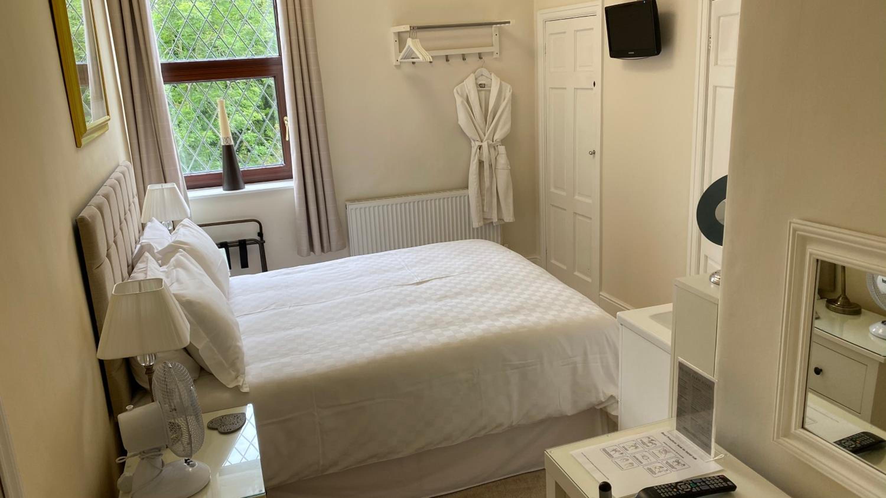 Bridge Farm Hotel