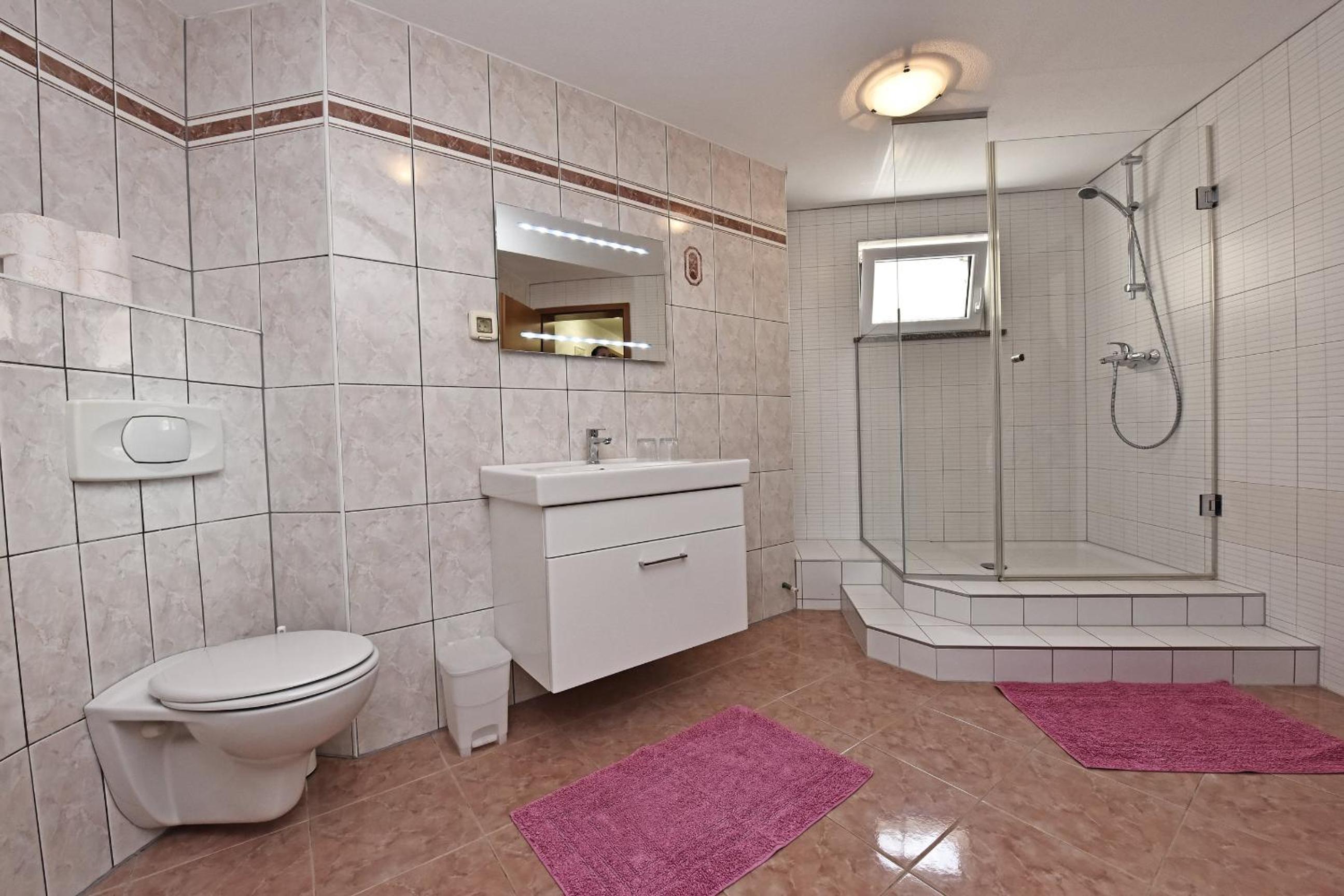 Tomic Apartments - Property Image 7