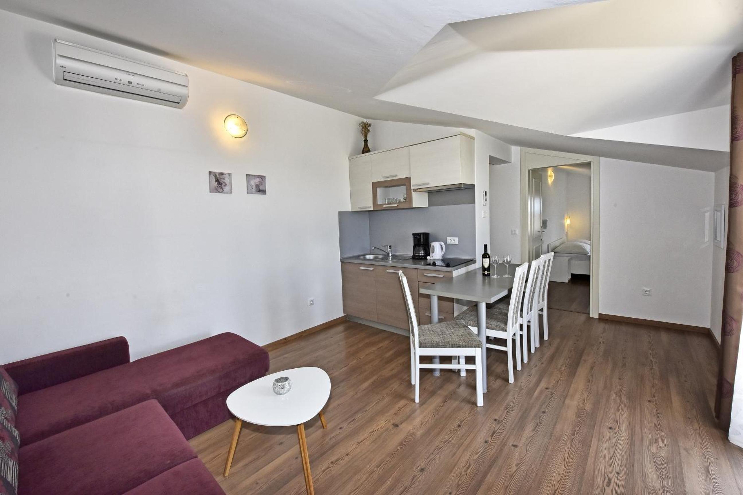 Tomic Apartments - Property Image 6