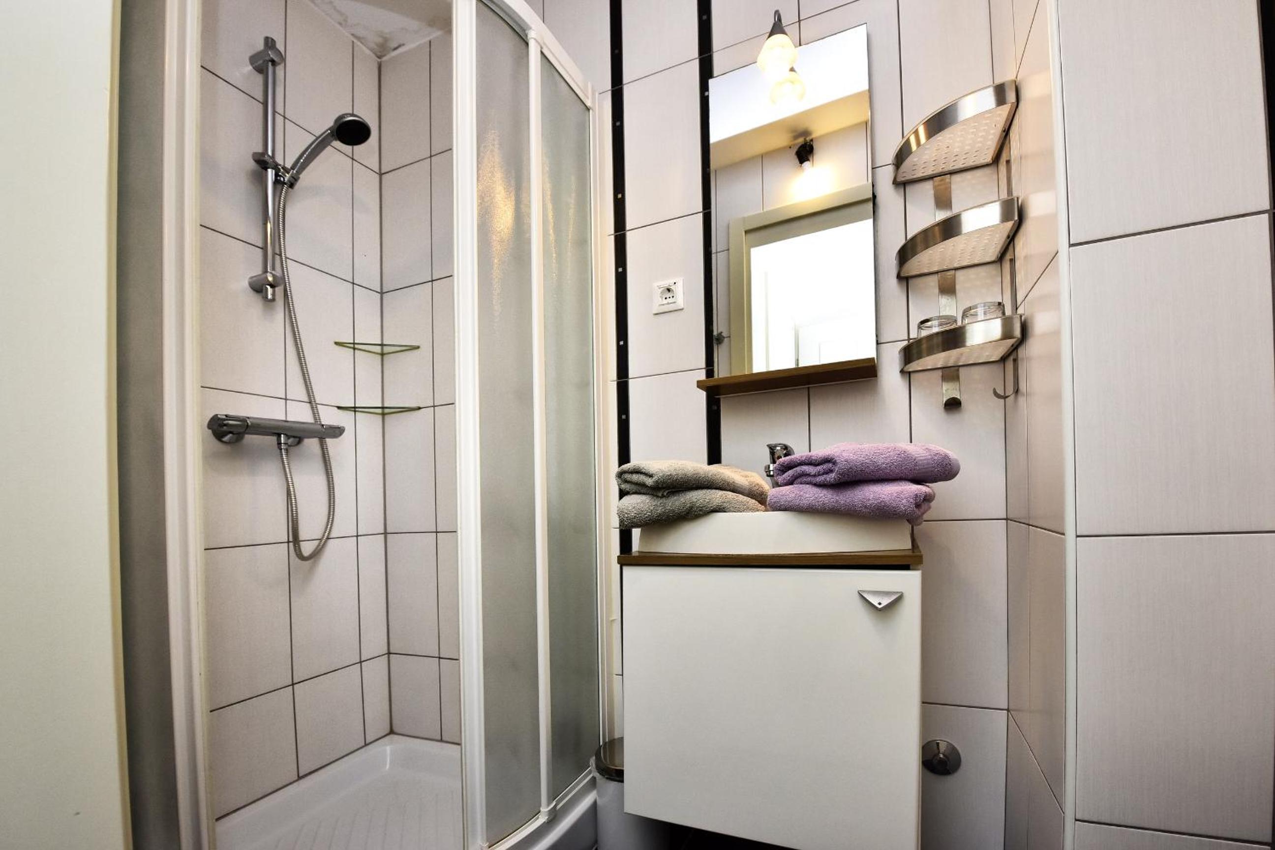 Tomic Apartments - Property Image 3