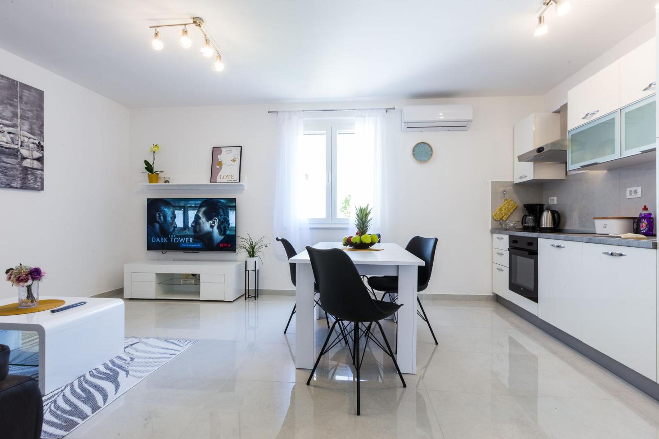Petra modern apartment with free parking and BBQ view 4