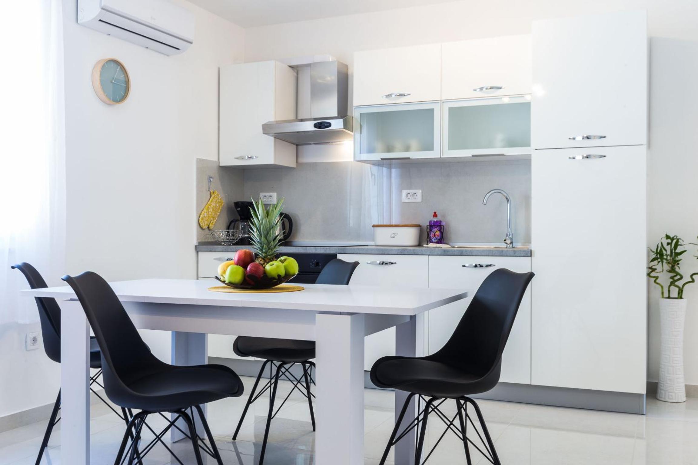 Petra modern apartment with free parking and BBQ view 5