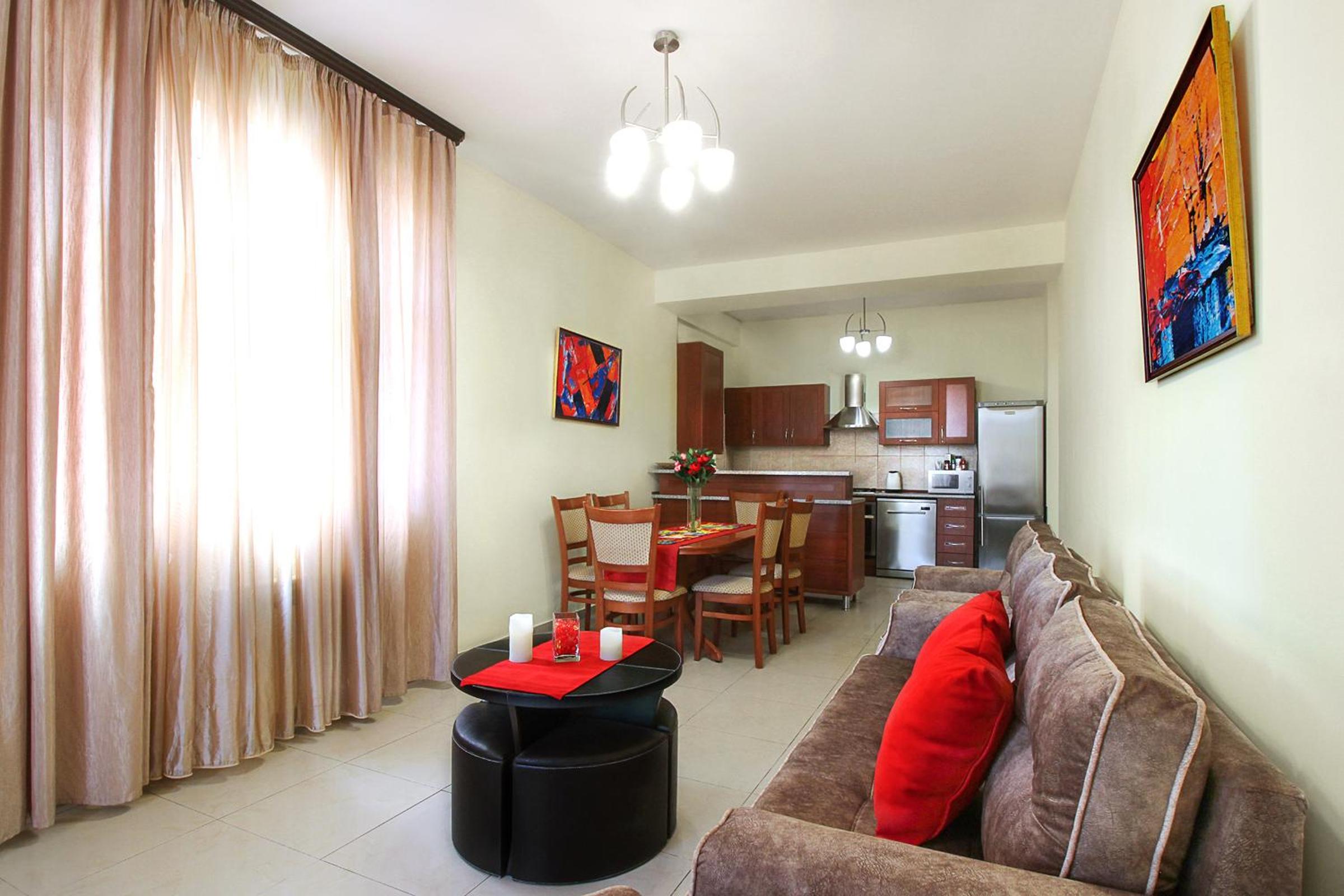 3 Bedroom Apartment in Homey Residence