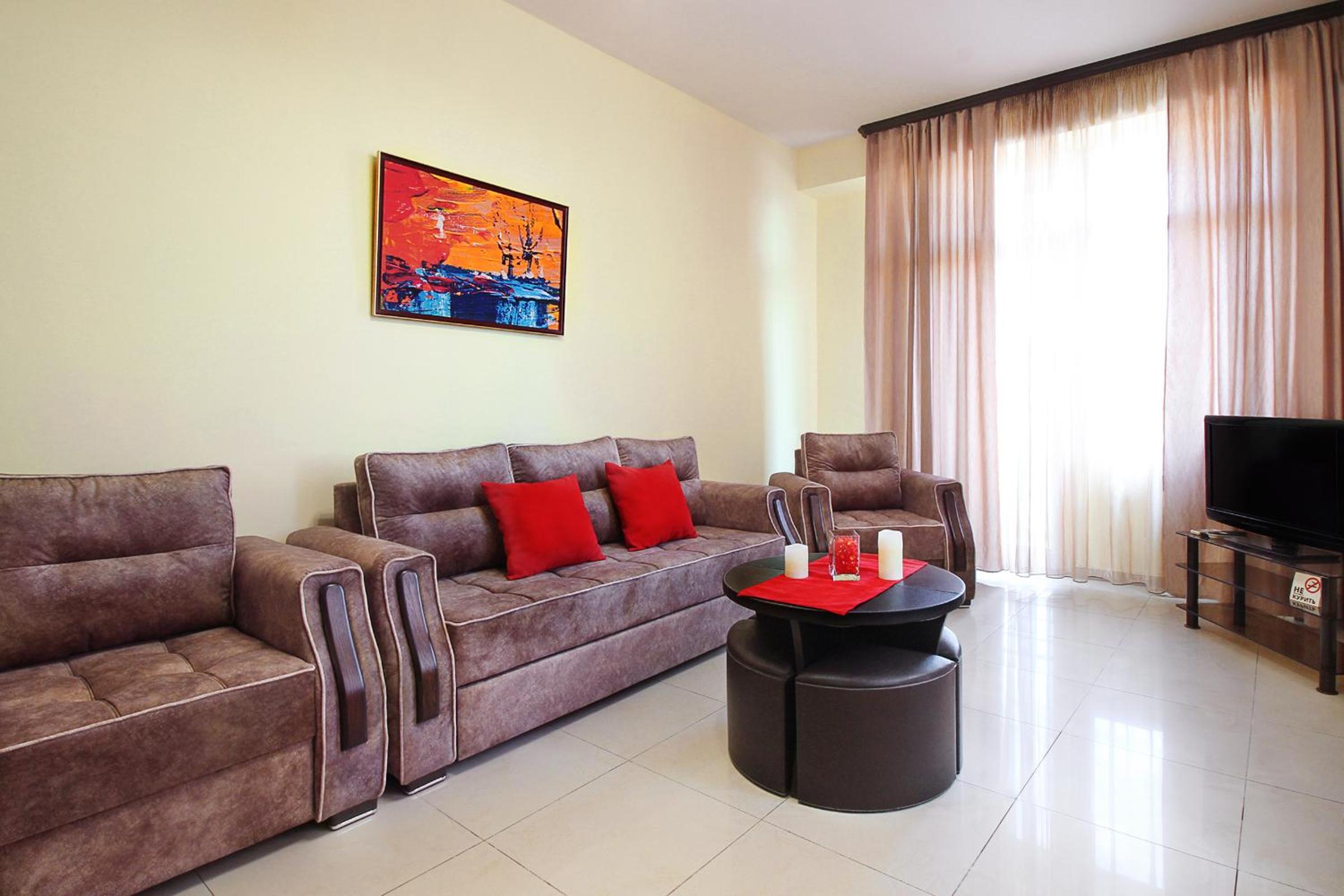 3 Bedroom Apartment in Homey Residence