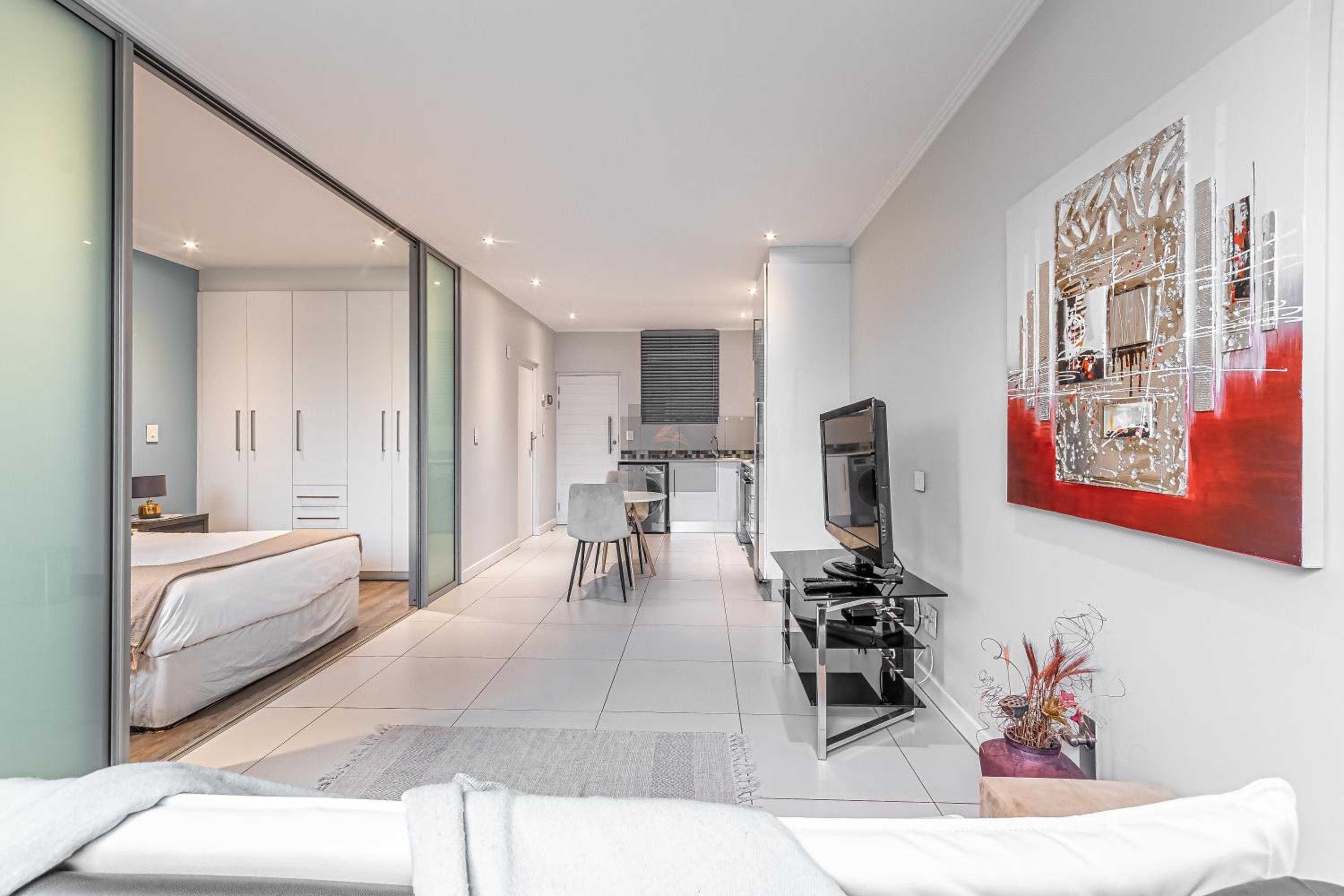 KMG Apartments at The Apex