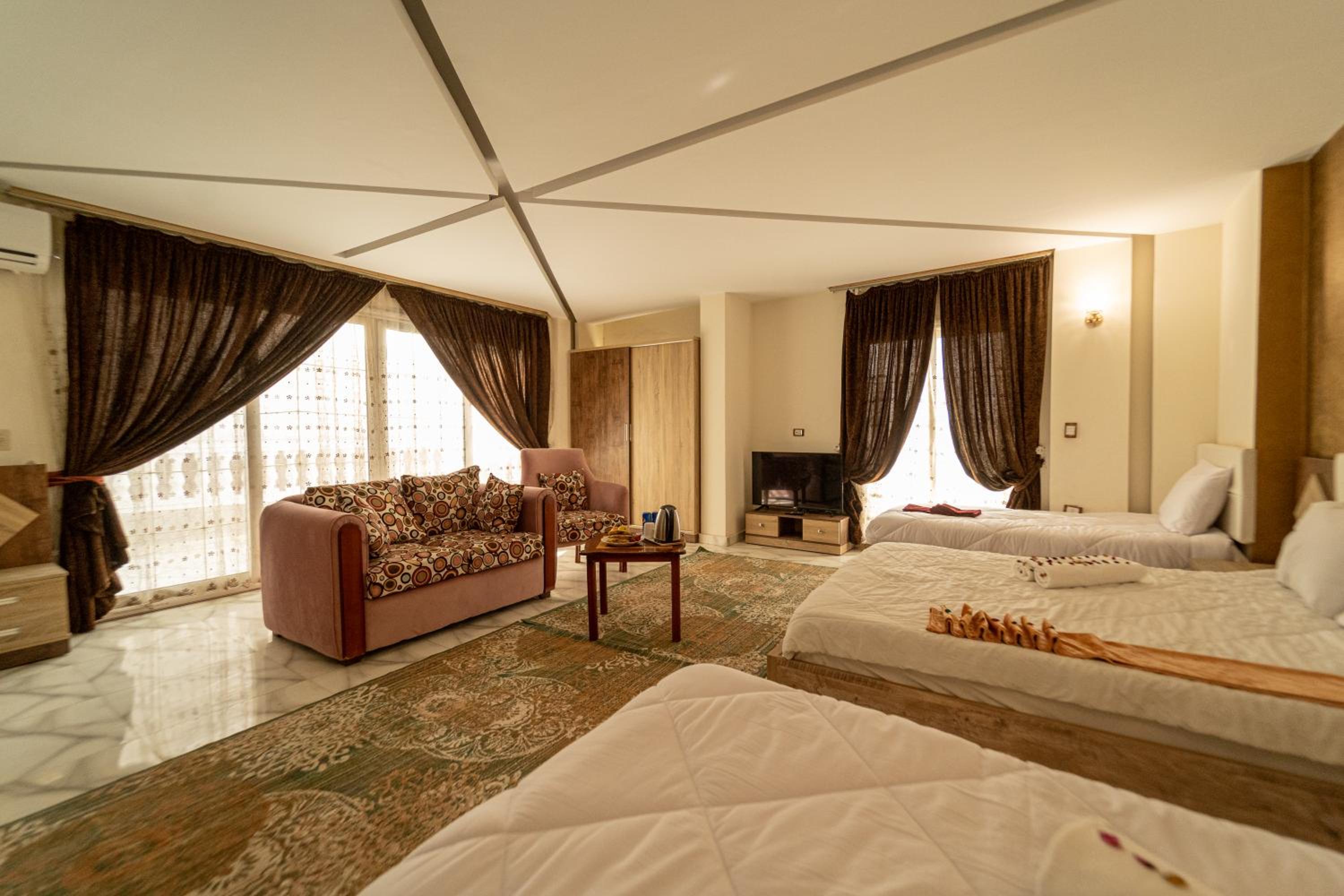Gardenia Inn Hotel