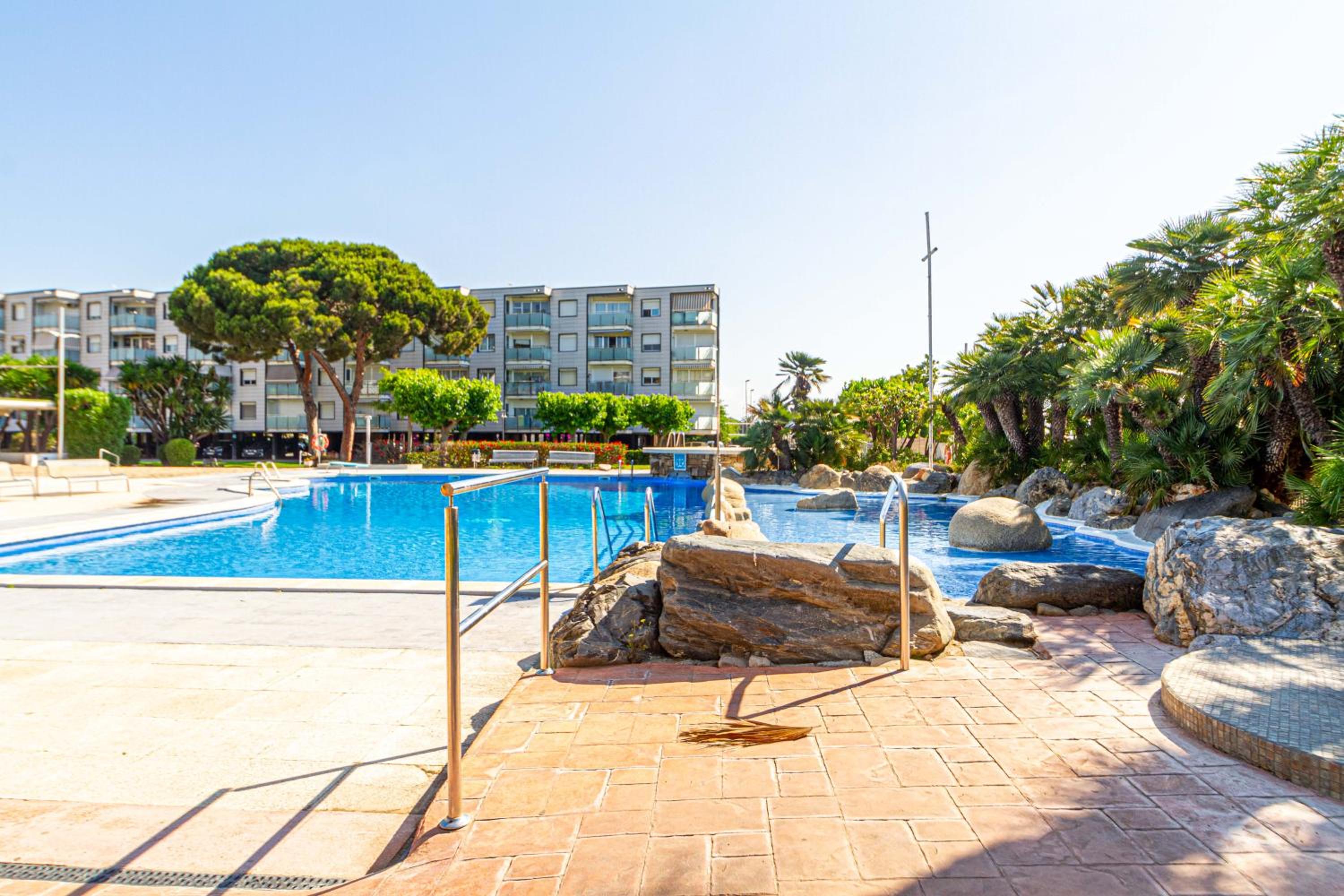 Residencial Costamar next Bcn, 50m beach with swimming pool view 3