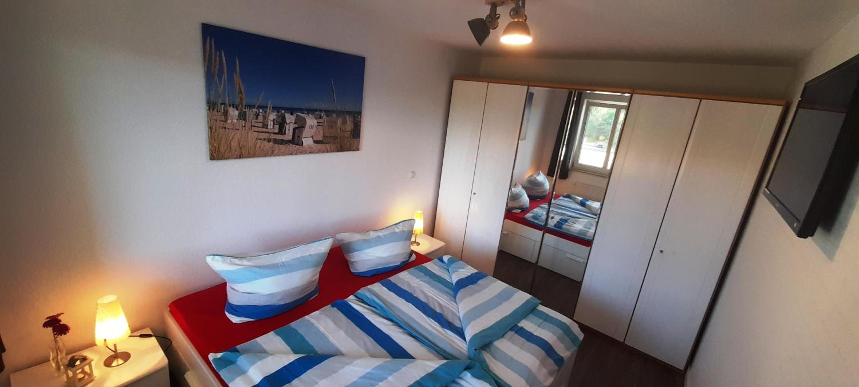 Ferienwohnung Wellenreiter 200 m zum Strand Fewo strandnah mit Balkon Parkplatz Wlan view 5