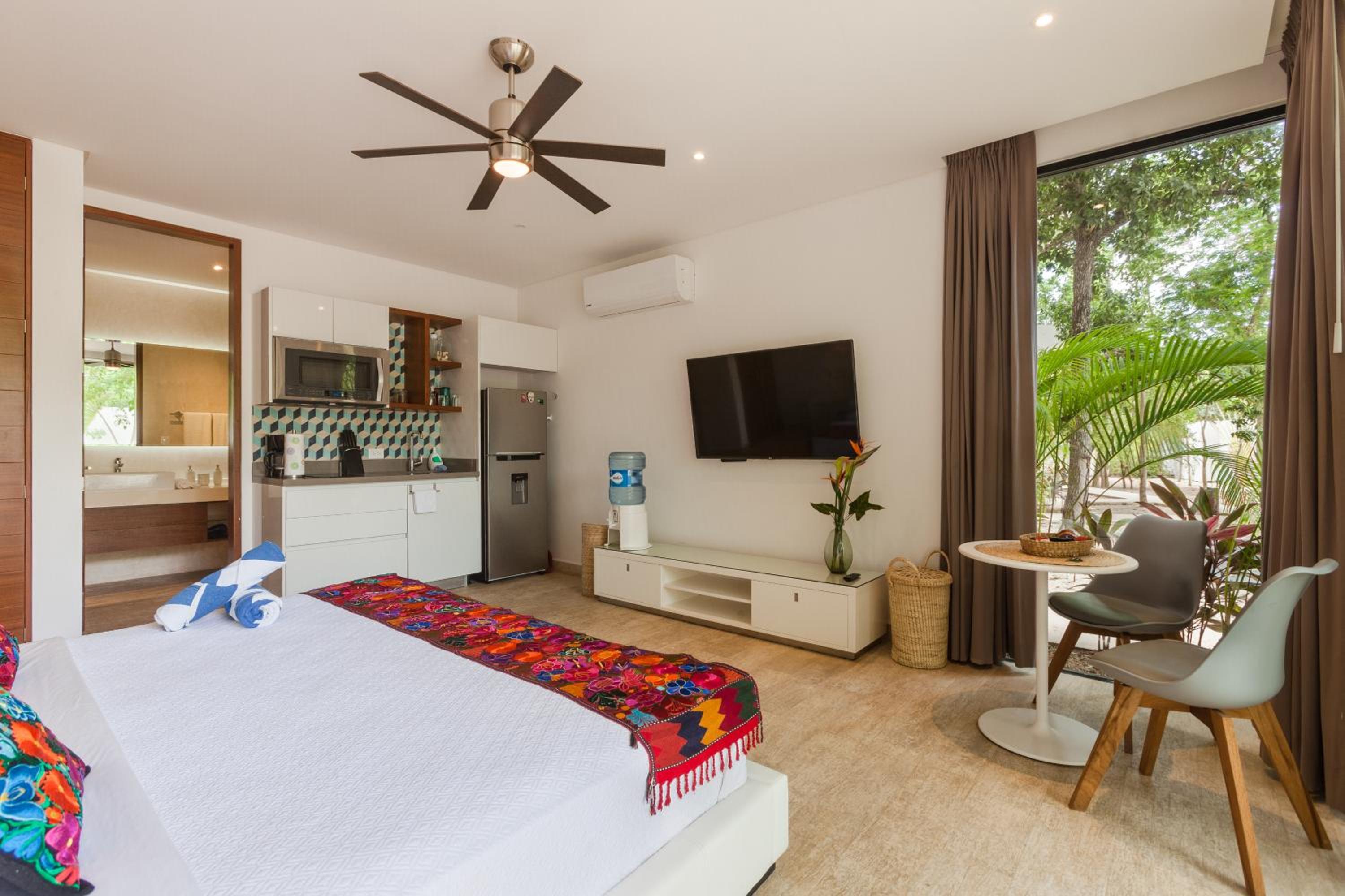 Mexican style studio with free Spa & Gym access view 4