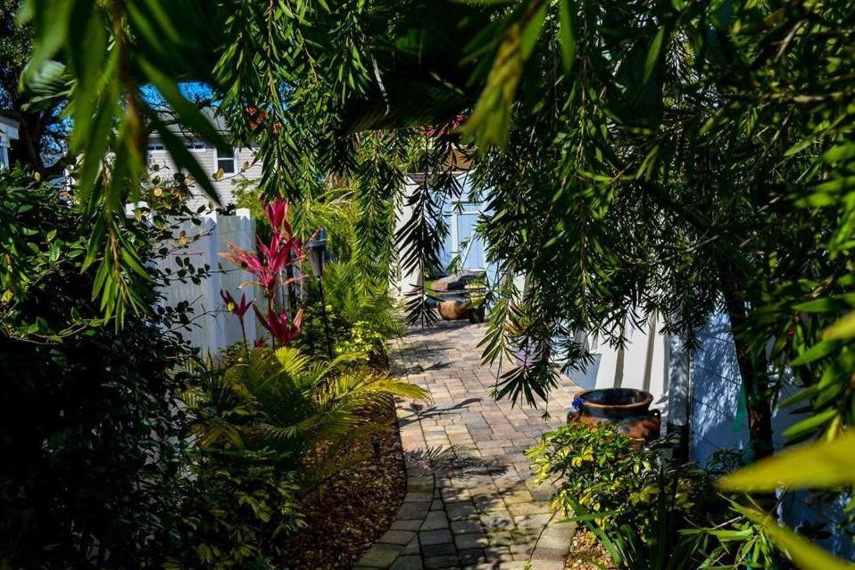 Seventh Seas half mile to the beach pet friendly Near to the Mayo Clinic - UNF - TPC Sawgrass - Convention Center - Shopping Malls - Under 3 Hours from DIS view 3