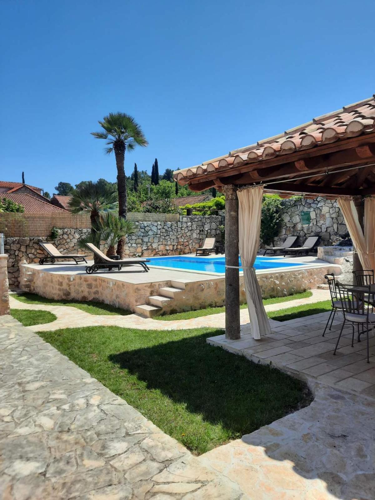 Villa Guardian view 2