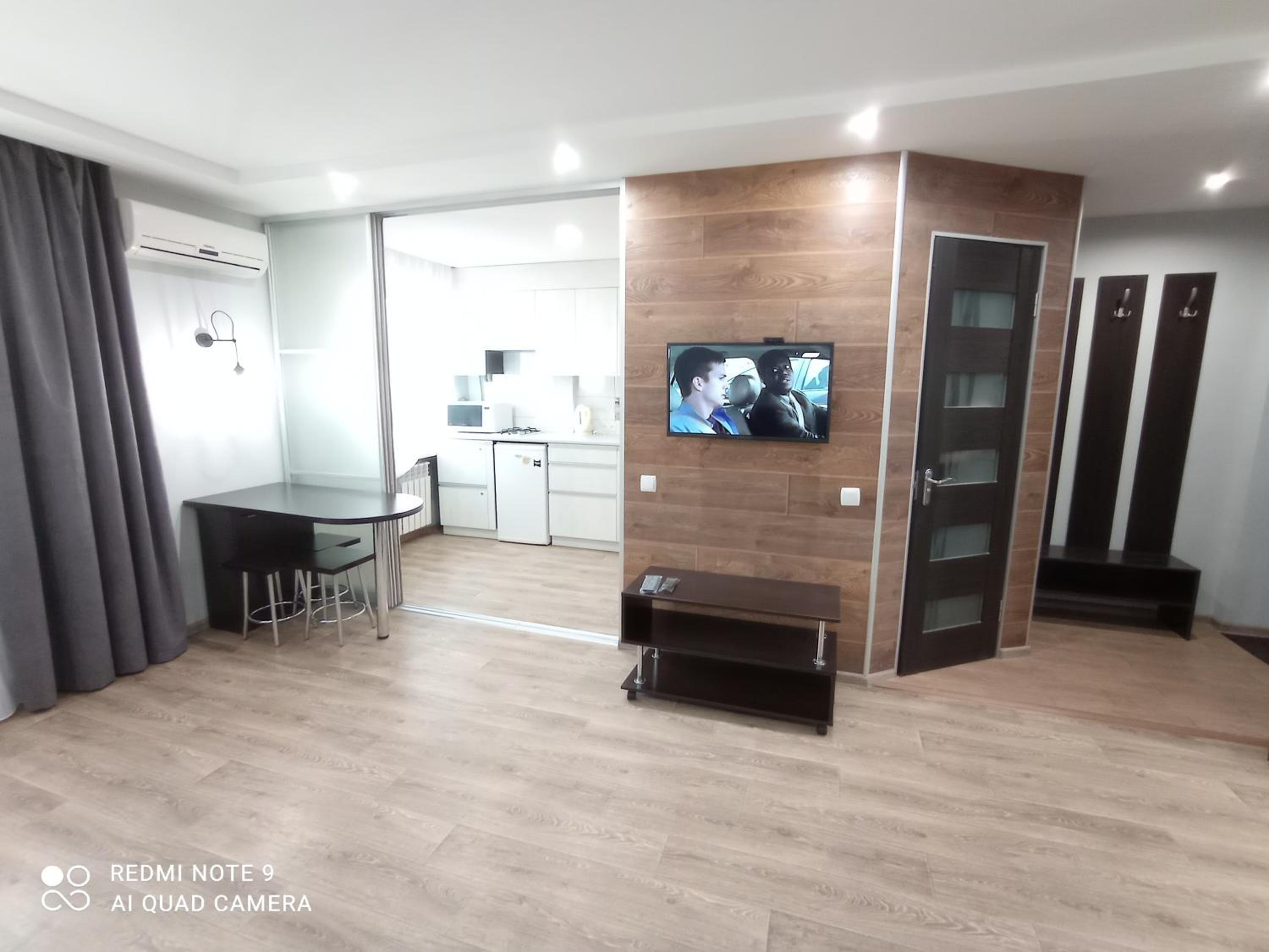 НЕ ВИМИКАЮТЬ СВІТЛО lark apartment view 3