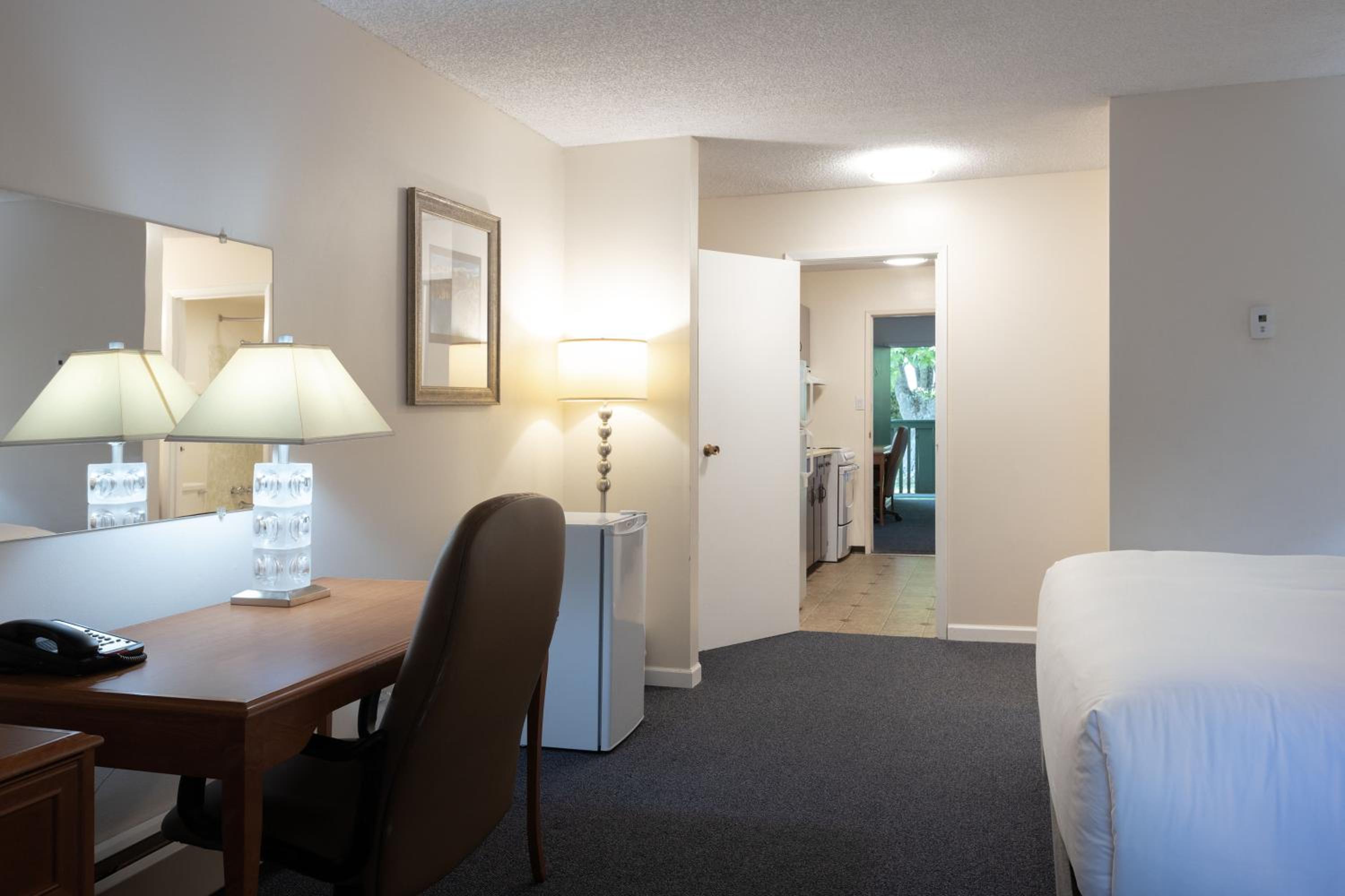 Robin Hood Inn and Suites