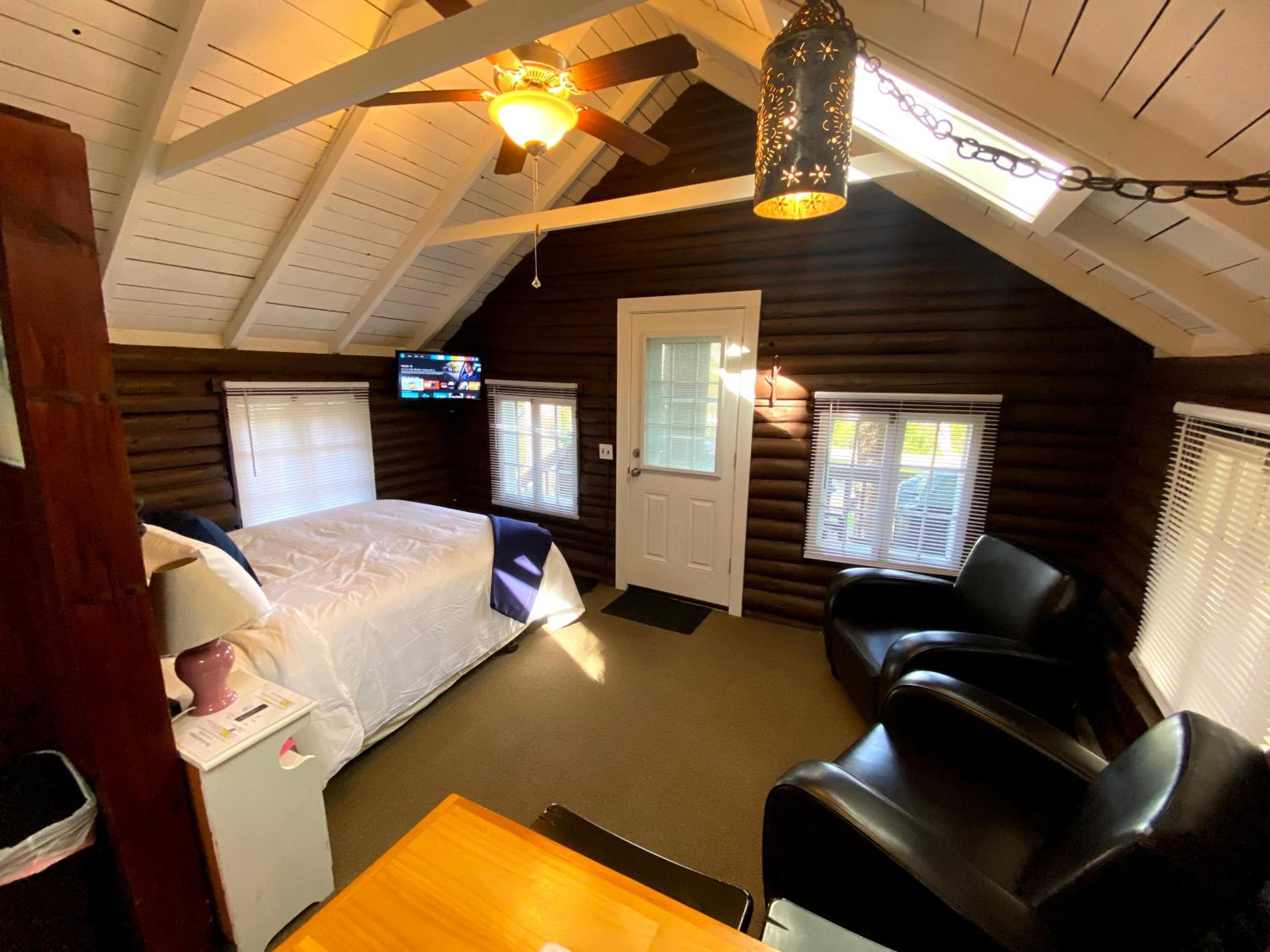 Pine Grove Cottages