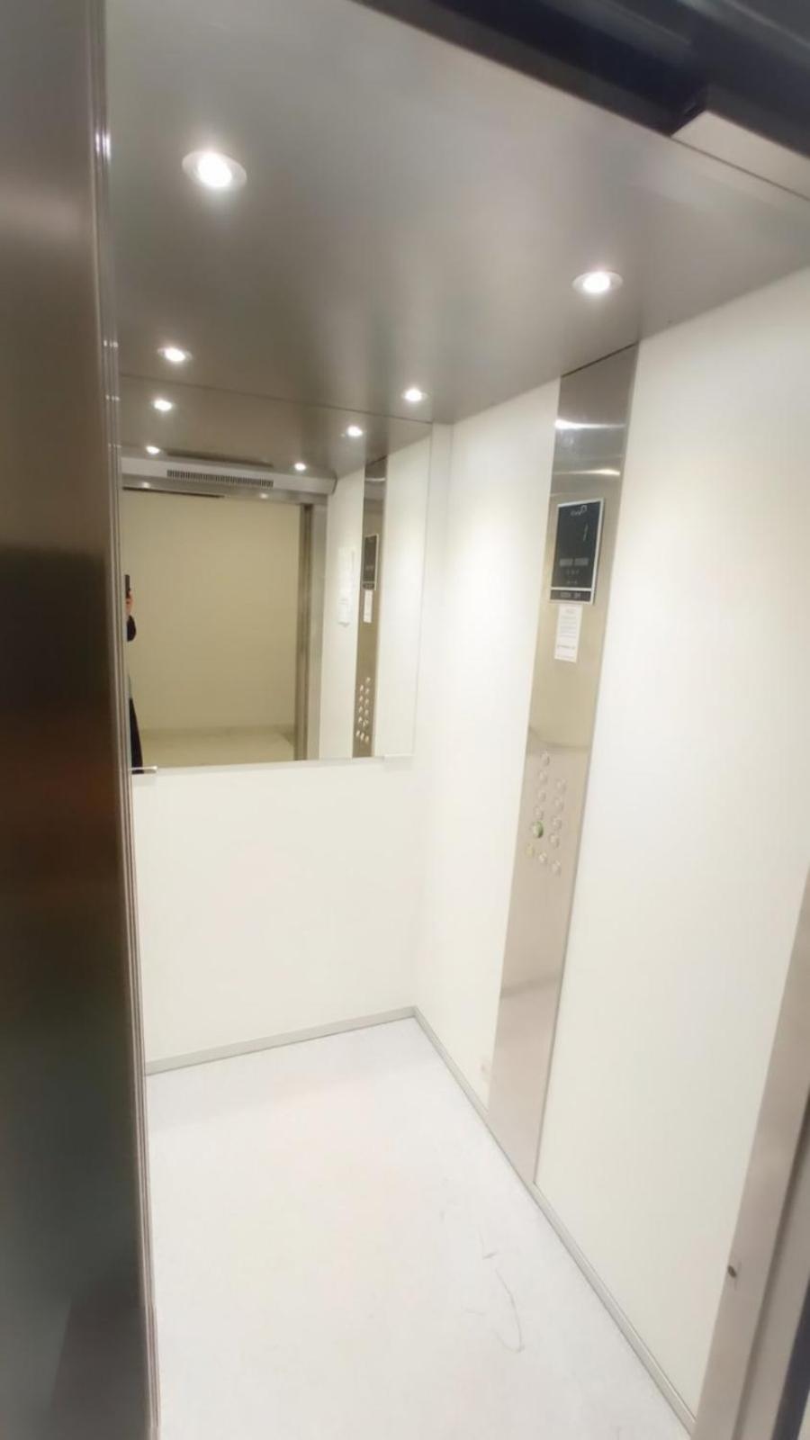 Avenoir Suite view 2