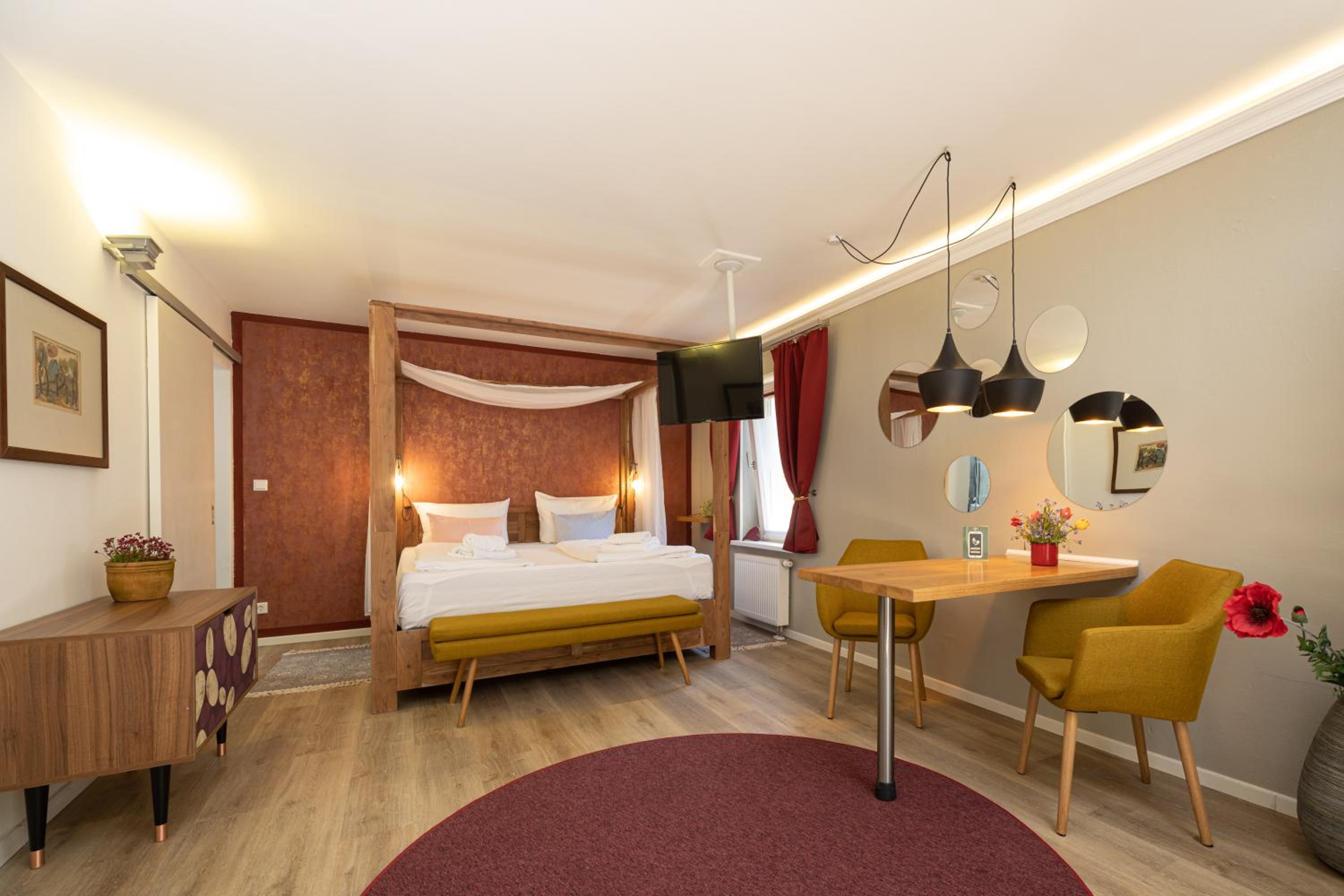 Little Suite Apartments