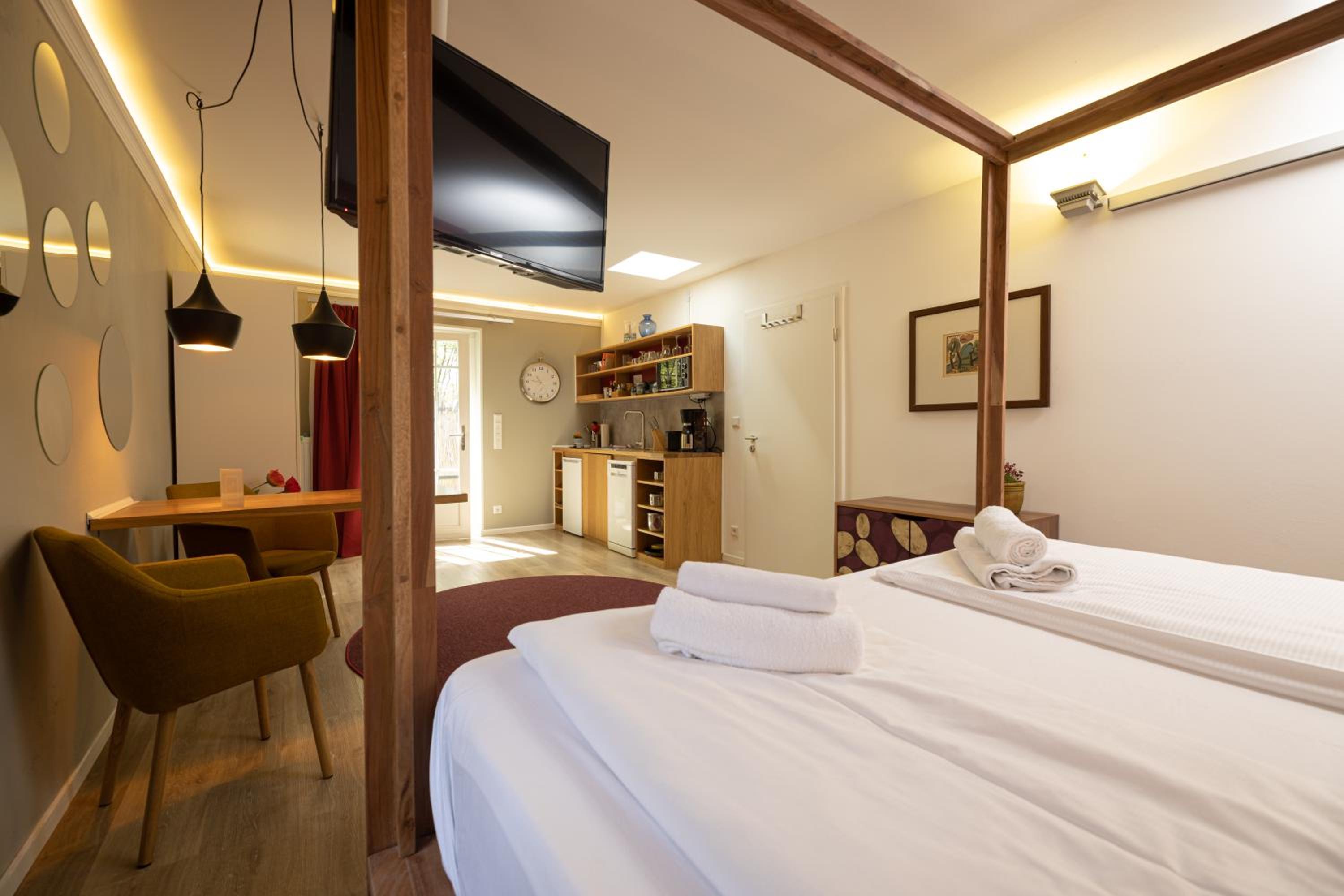 Little Suite Apartments