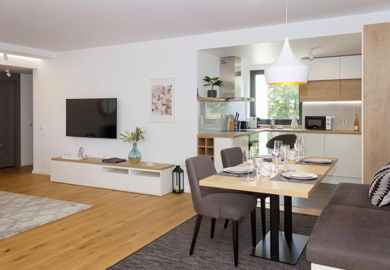 Sea&City Deluxe Apartment - Top Center Varna by Flat Mаnager