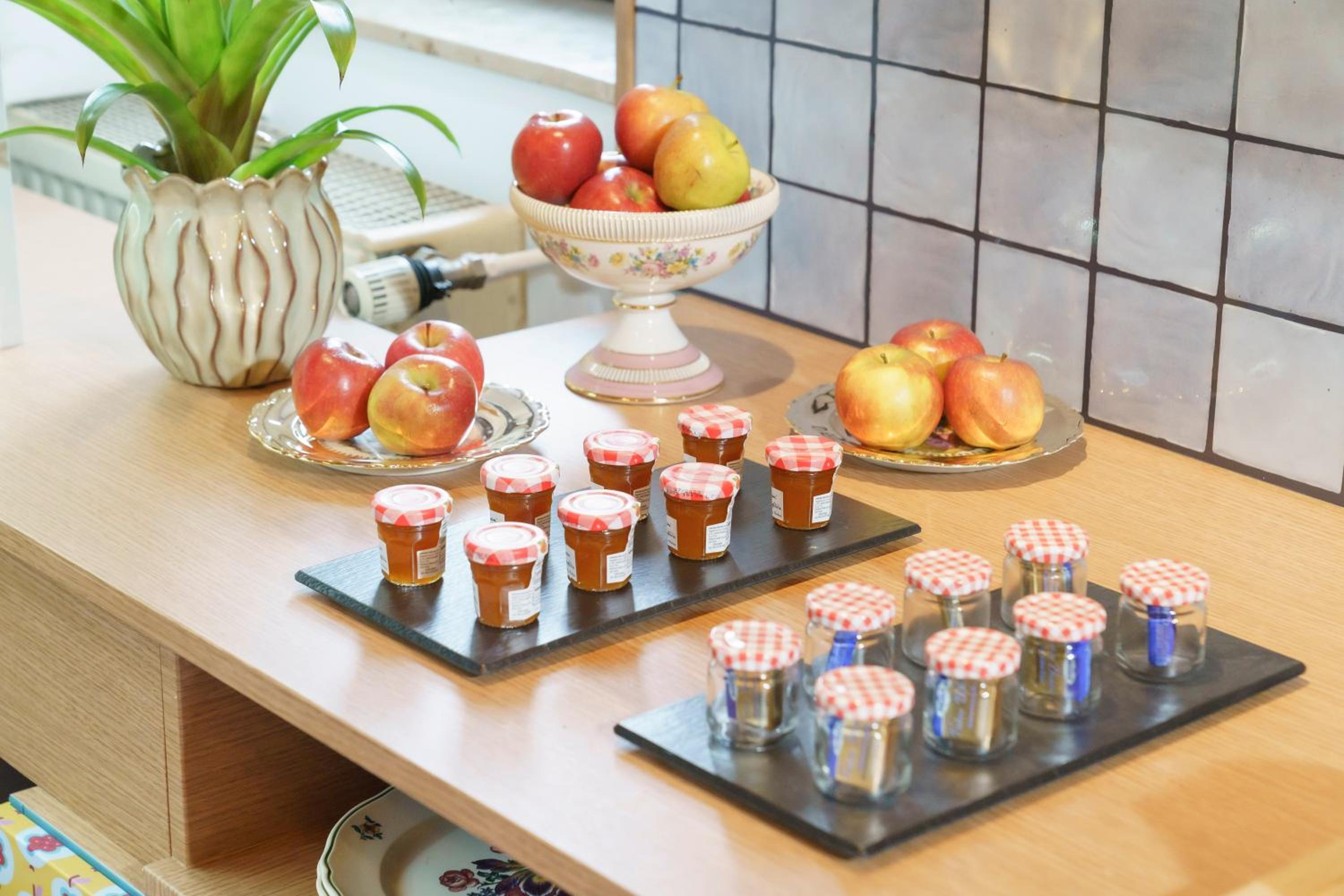 Bonn Vacations - Tante ALMA's Bonner Hotel - Property Image 18