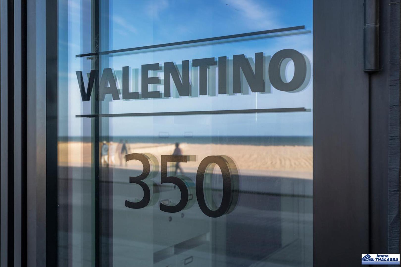 Valentino 0401 - 2 bedrooms 6p - stunning sea view - centrally located